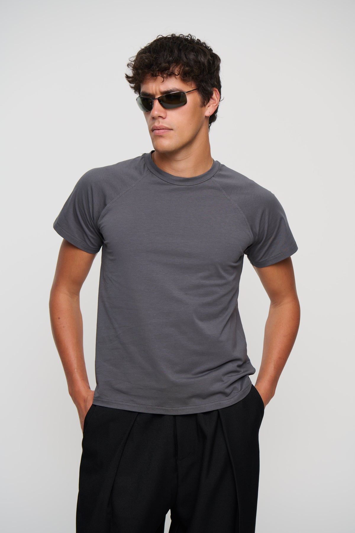 Raglan Fitted Tee Charcoal