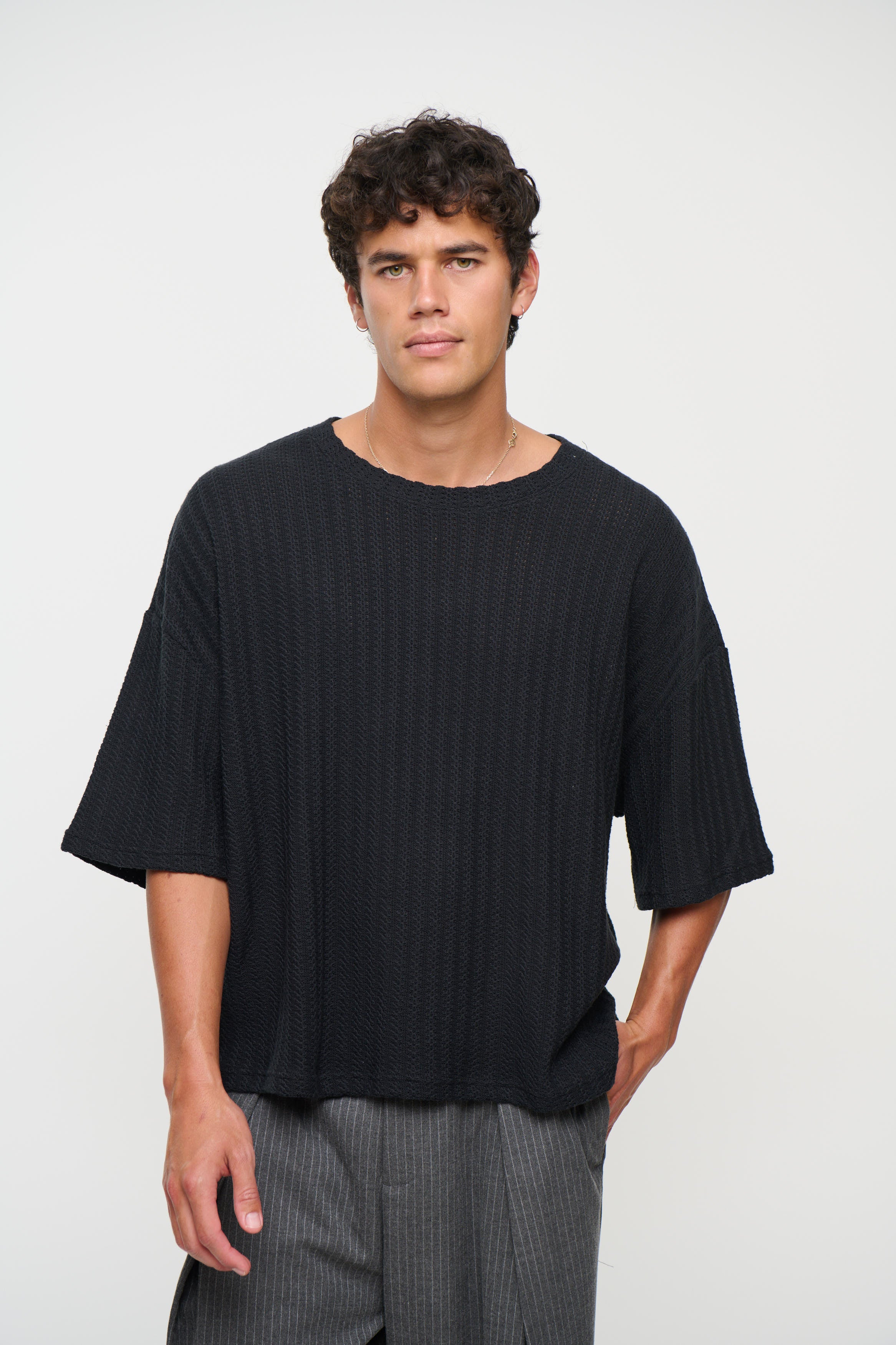 Vinnie Two Thread Stitch Tee Black