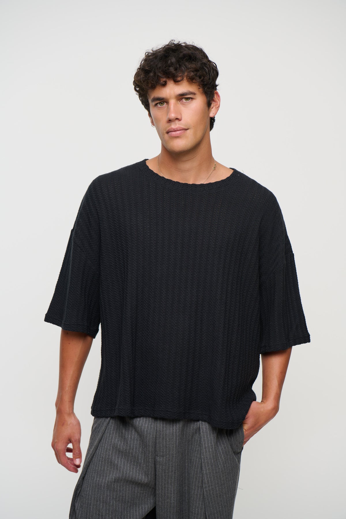 Vinnie Two Thread Stitch Tee Black