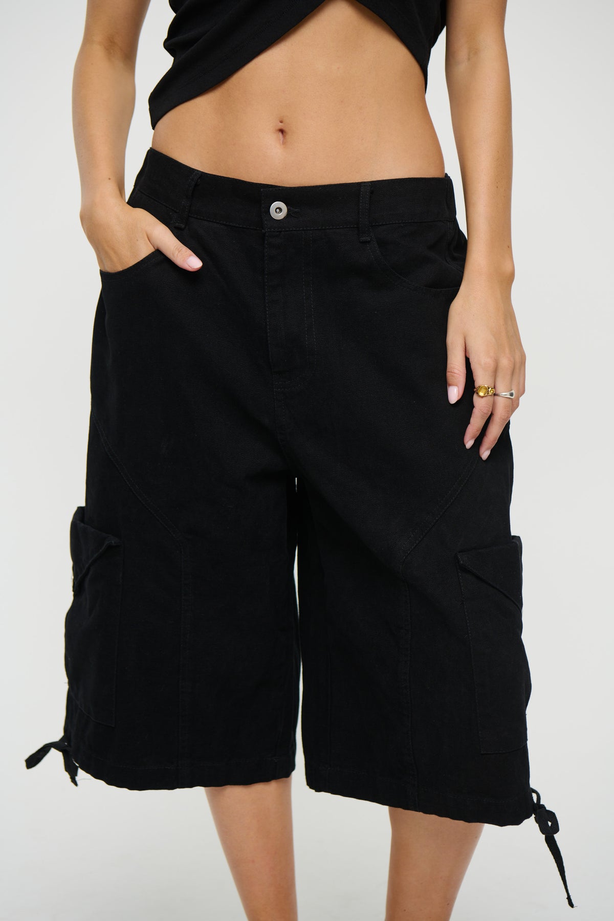 Annie Cargo Short Black