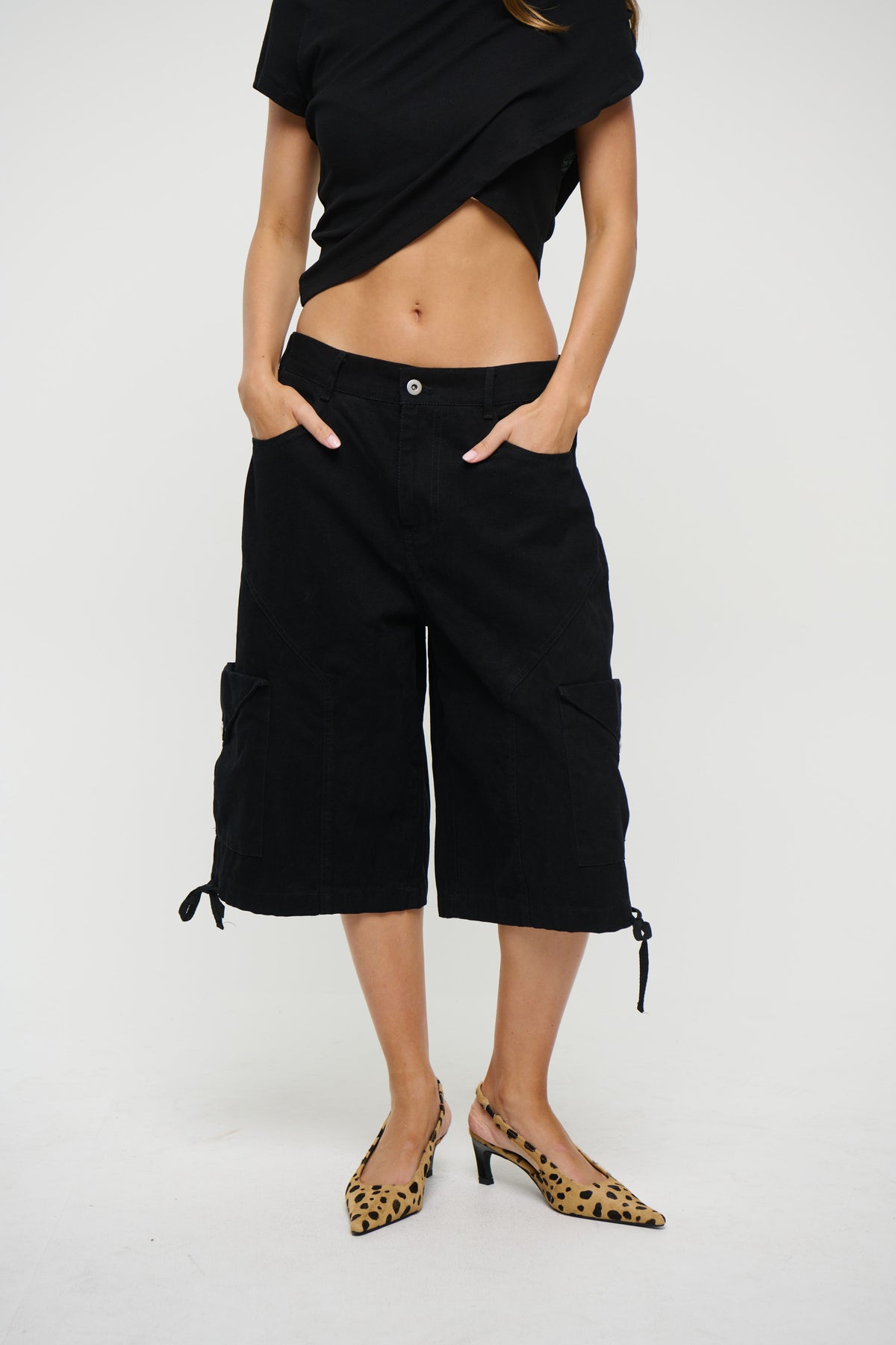 Annie Cargo Short Black