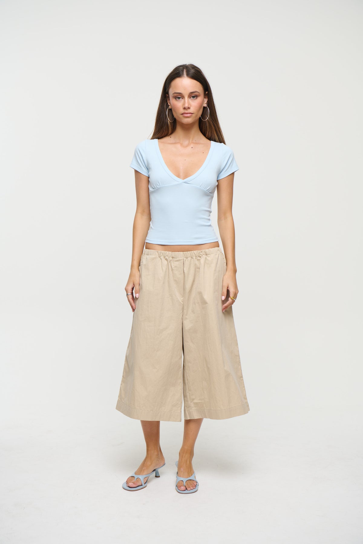 Amora Basic Crop Sky