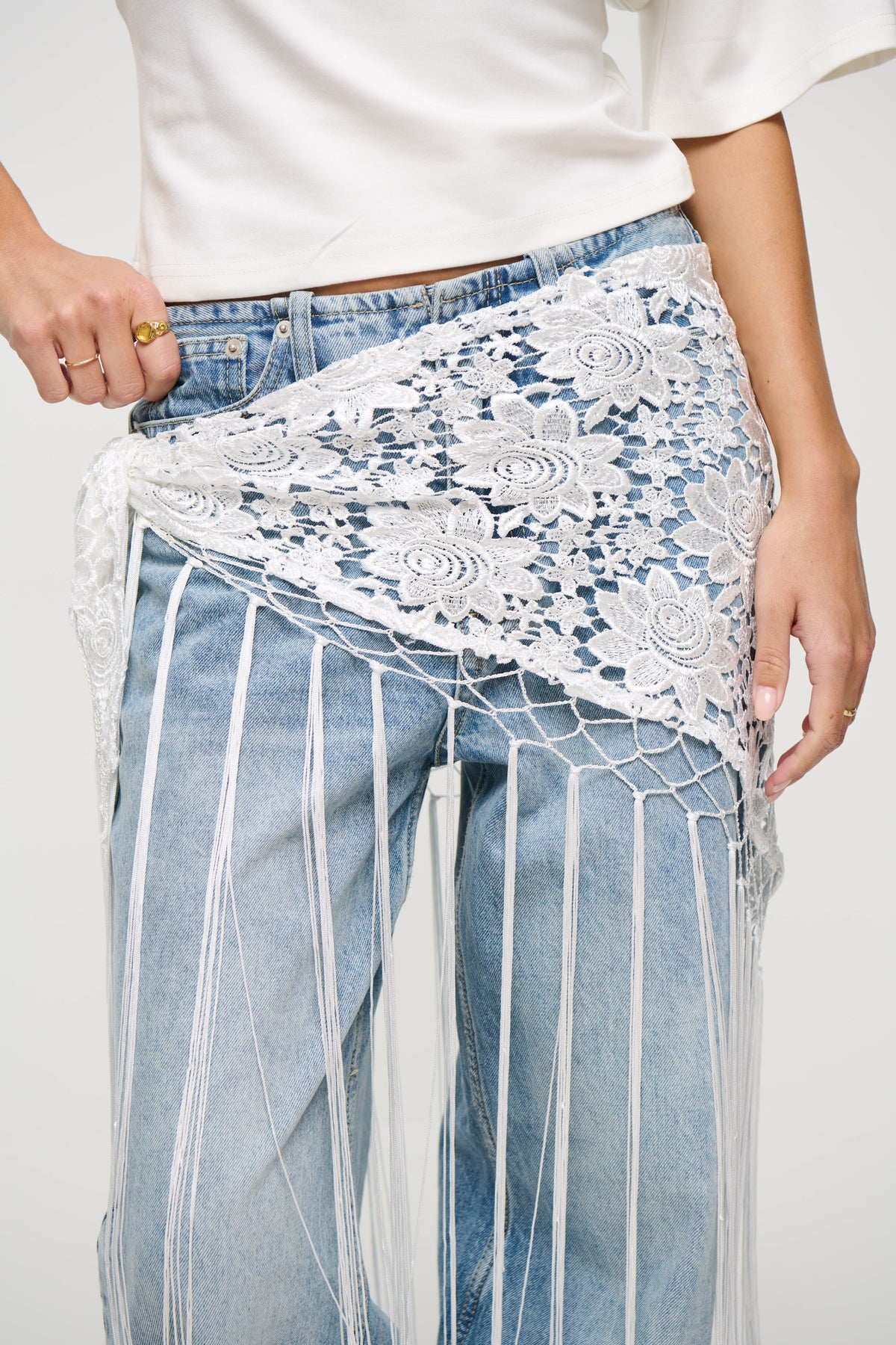 Andrea Fringe Scarf Belt White