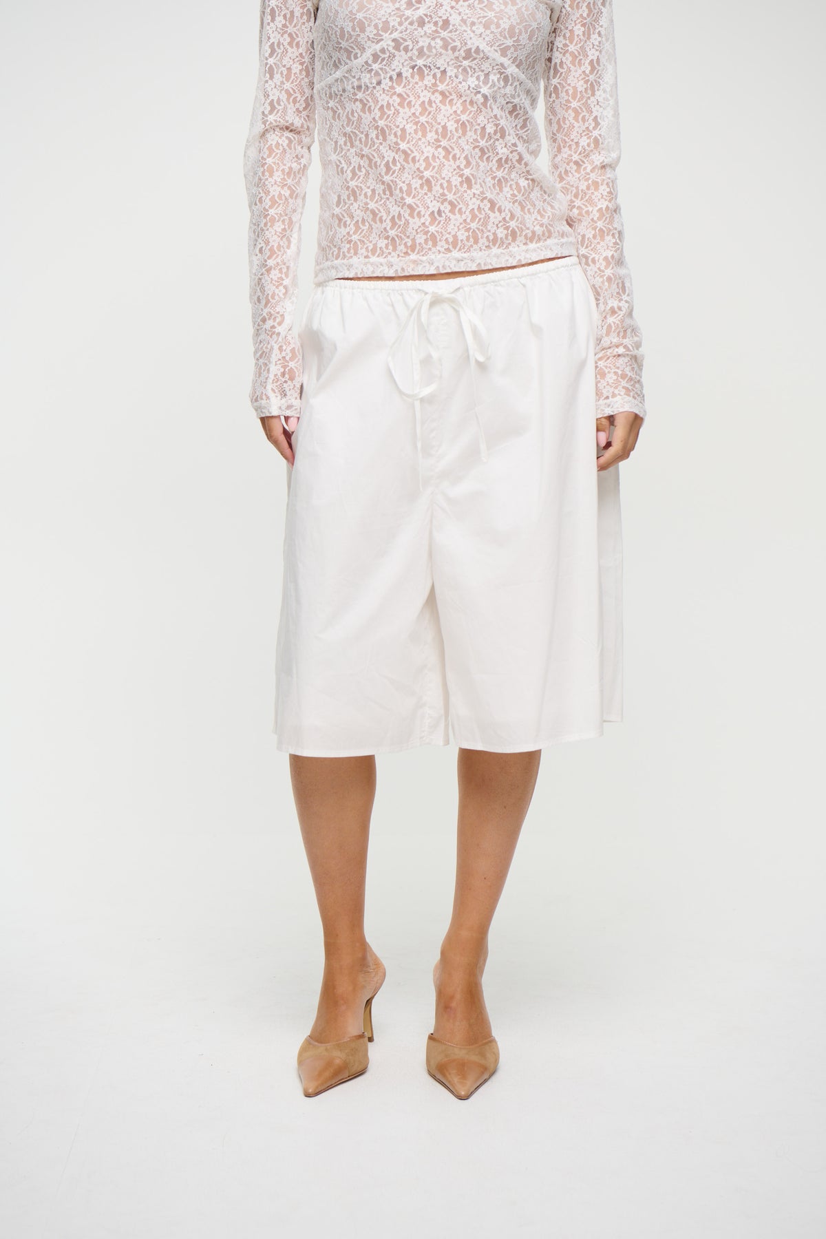 Freya Long Short White