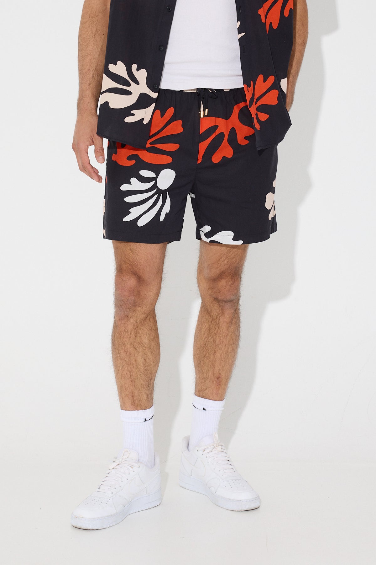 Paradiso Short Black Floral