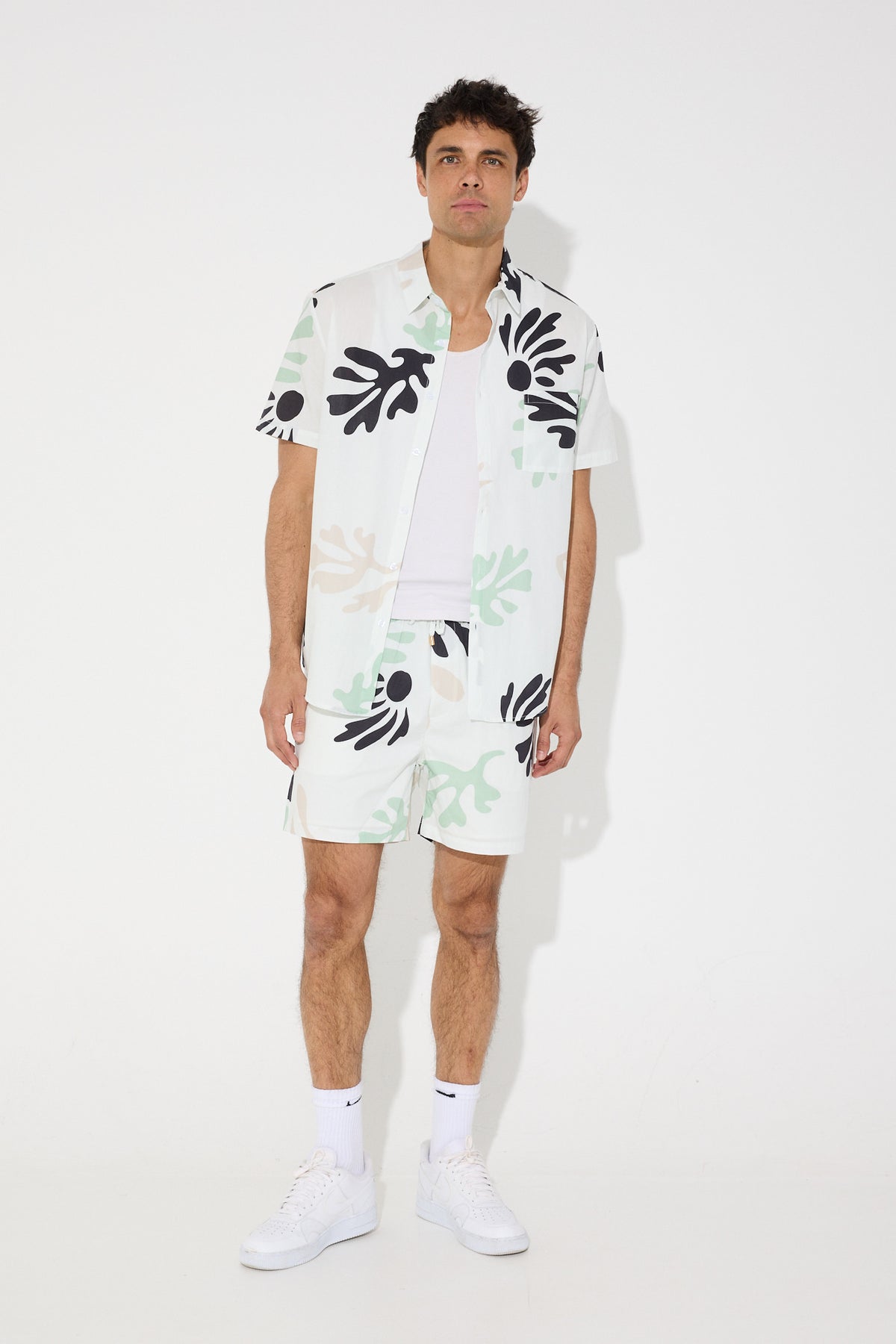 Paradiso Short White Floral