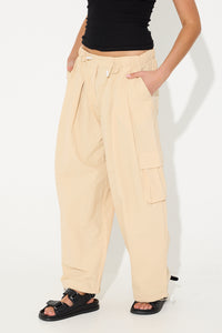 Mya Parachute Pant Sand