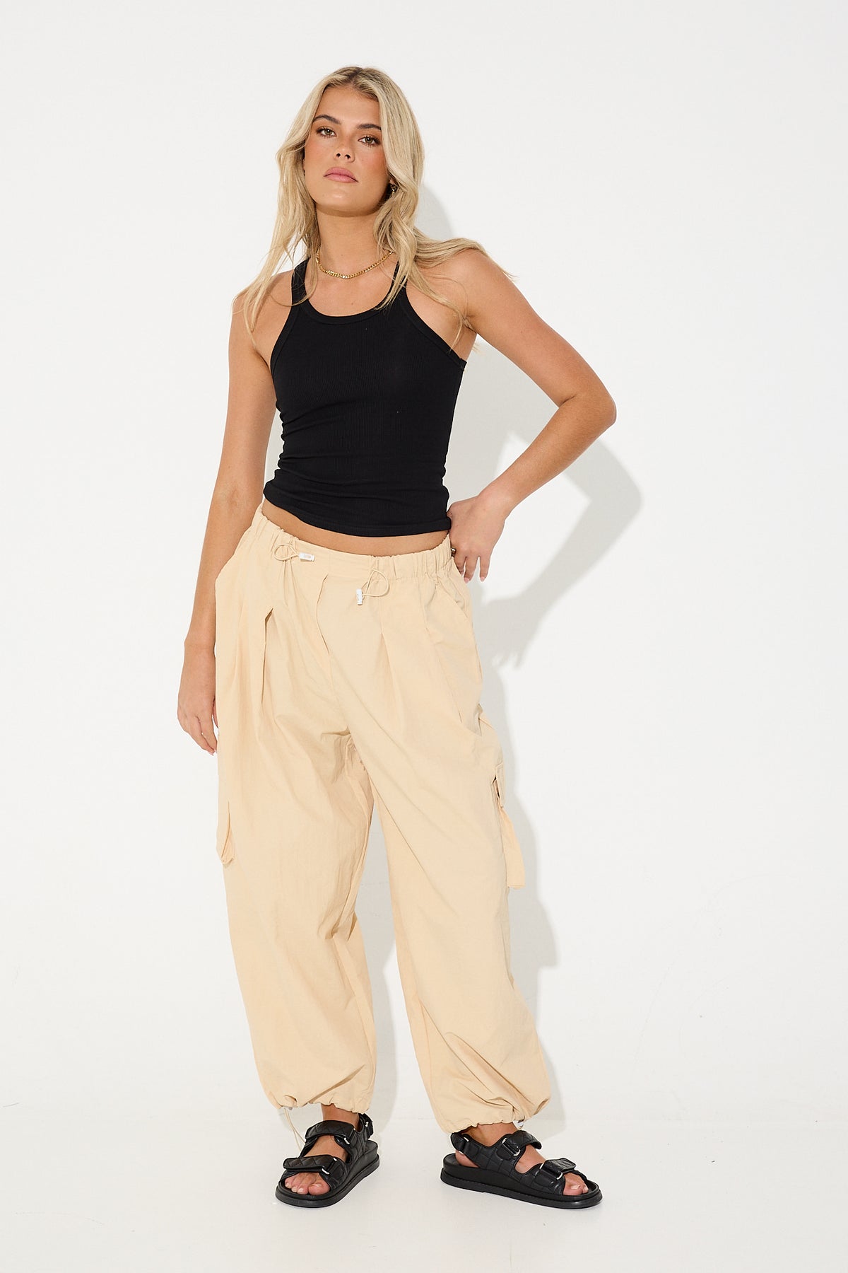 Mya Parachute Pant Sand