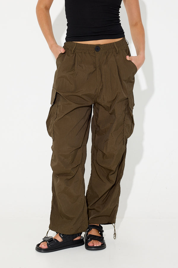 Ivy Parachute Pant Army Green