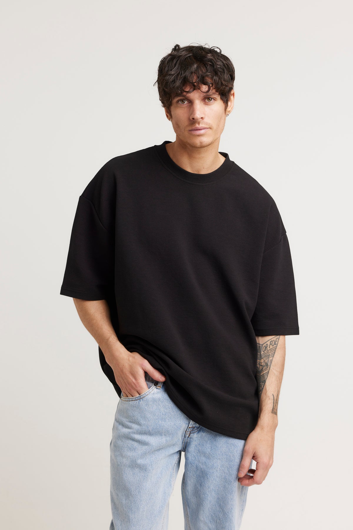 Texture Box Tee Black