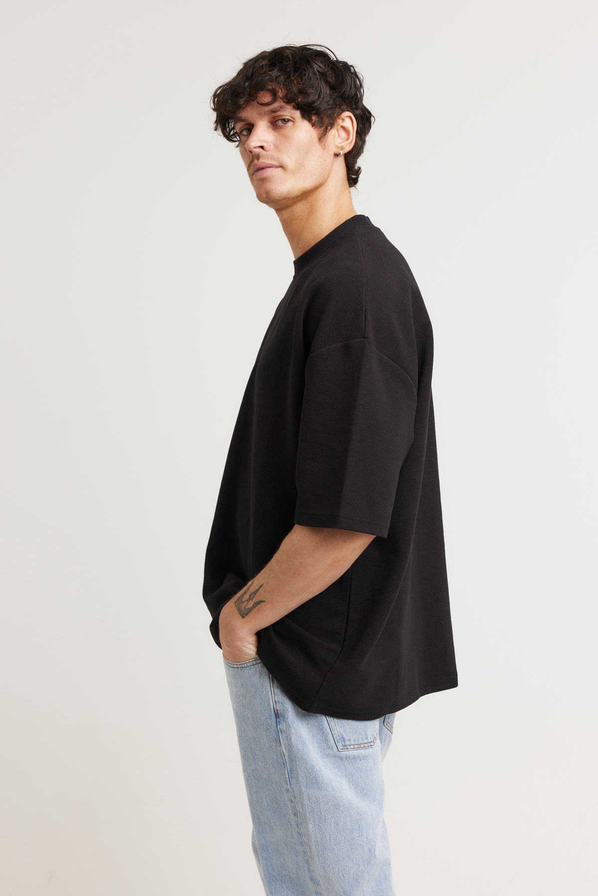 Texture Box Tee Black