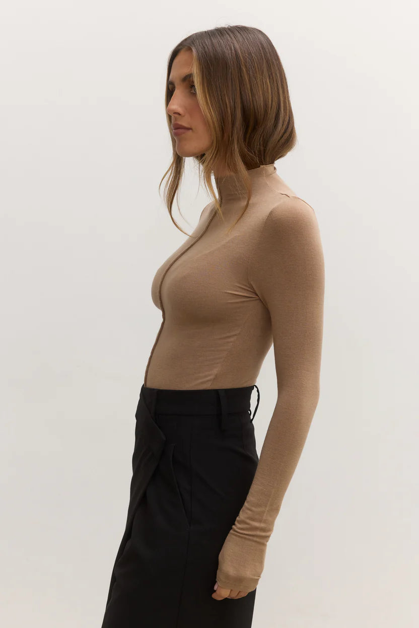 Anisa Turtle Neck Walnut