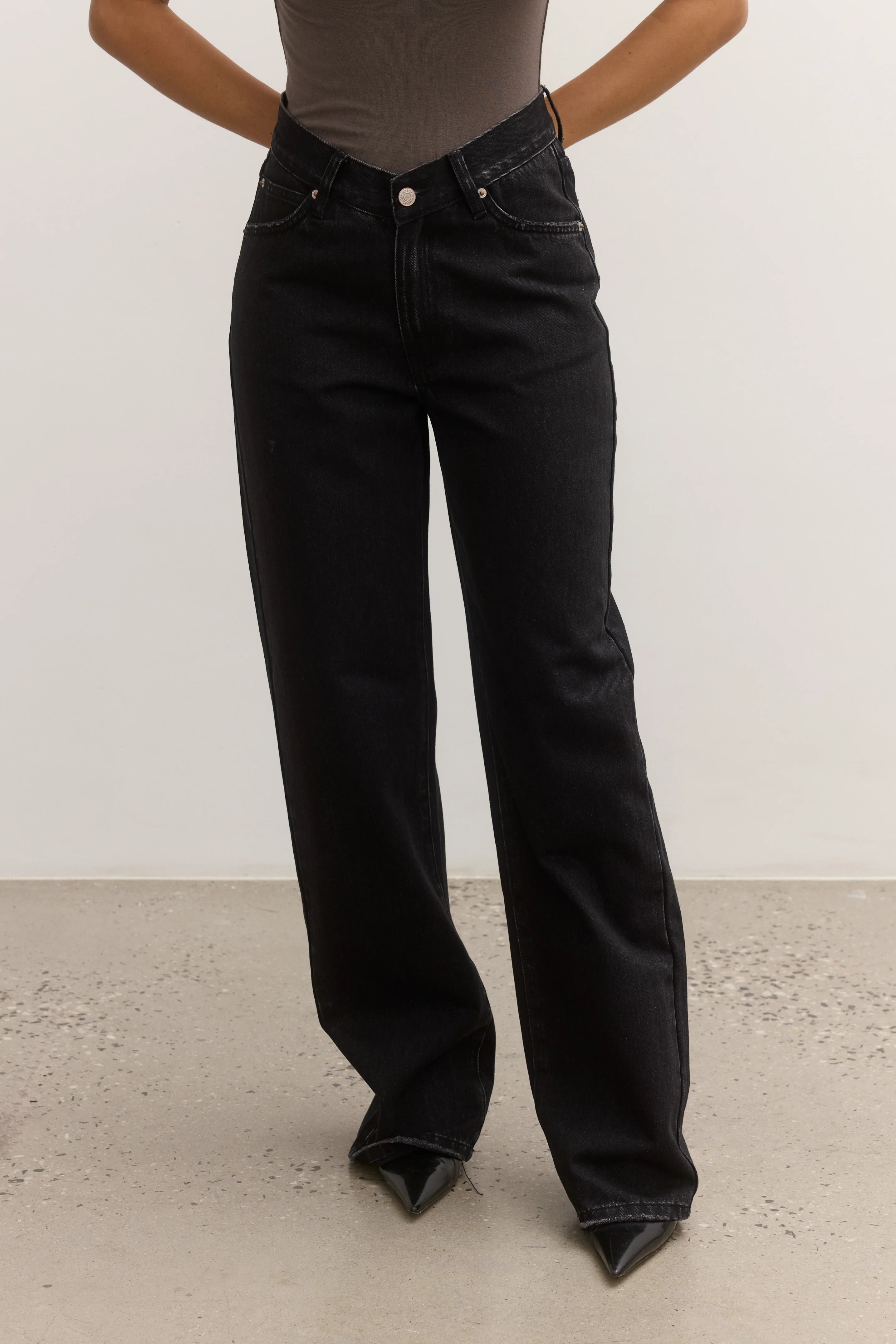 Vera Jean Backstage Black
