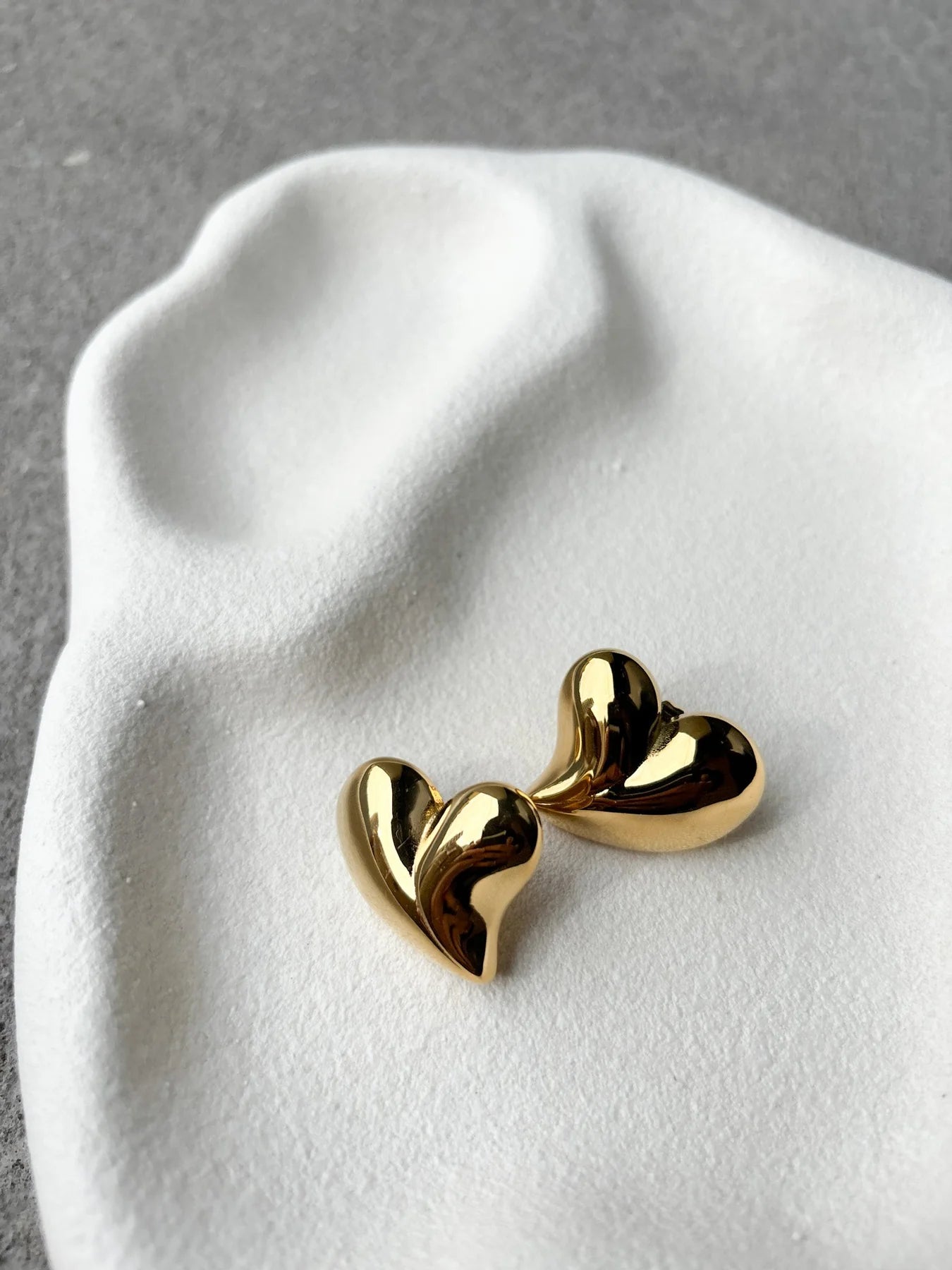 Jessie Heart Earring Gold