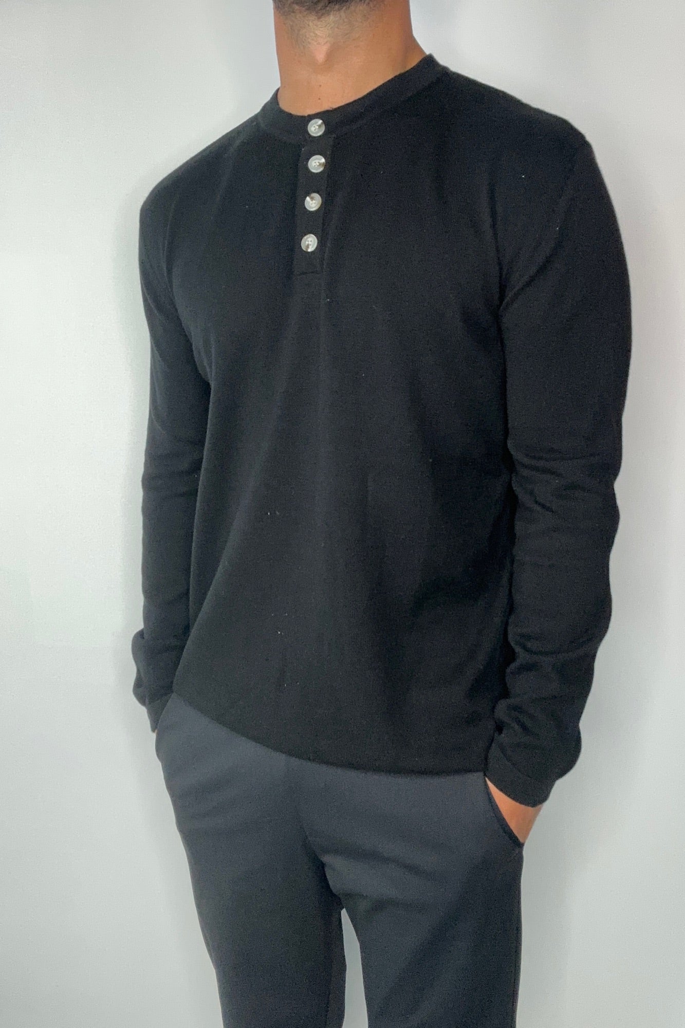 Jackson Fitted Henley Black