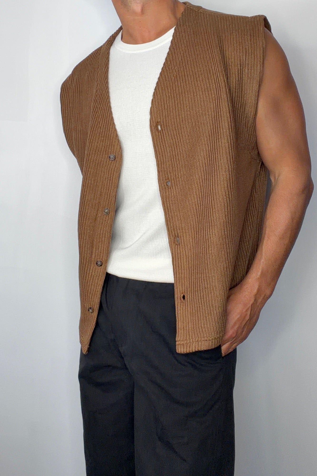 Cassius Knitted Vest Choc