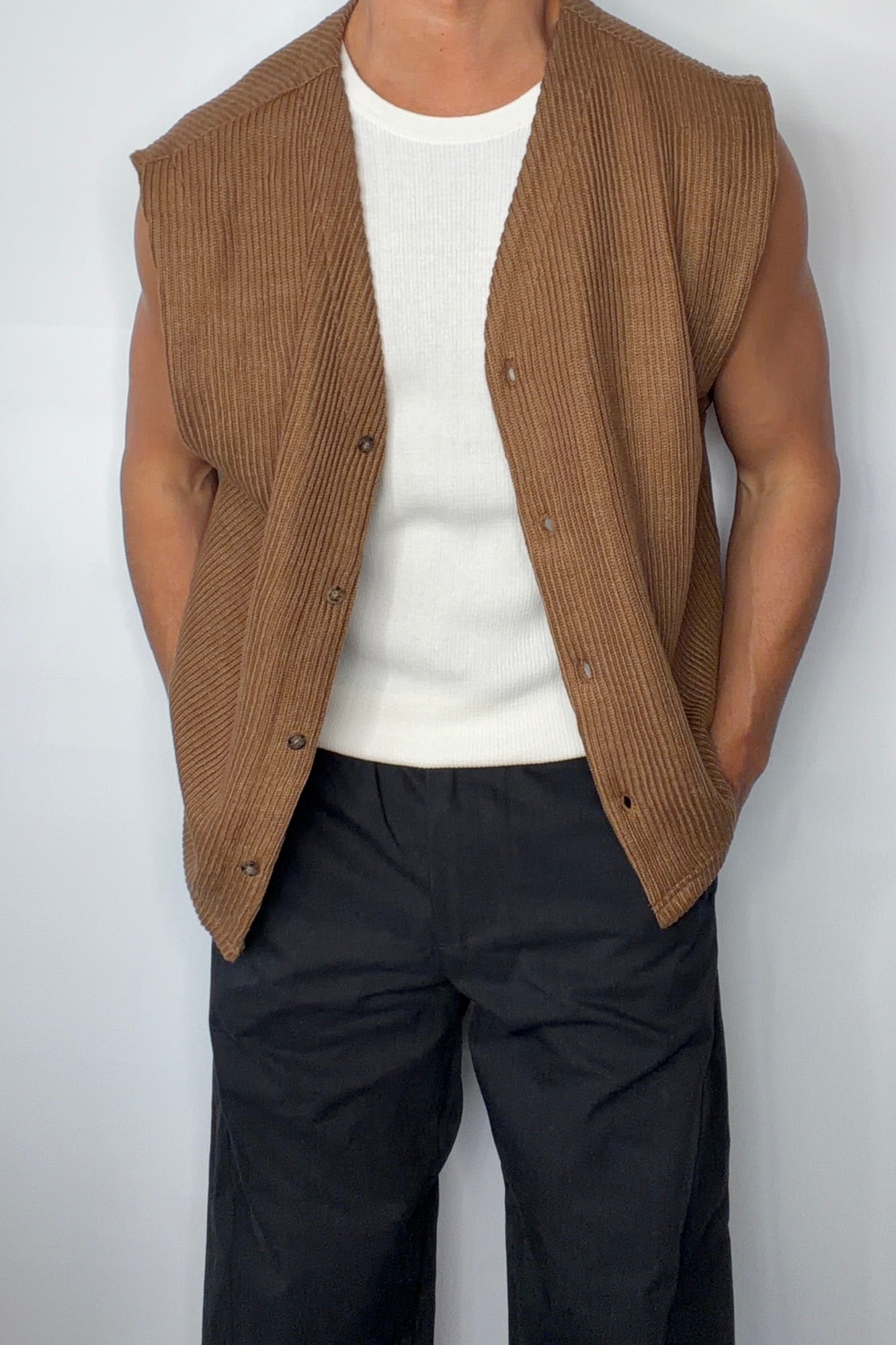 Cassius Knitted Vest Choc