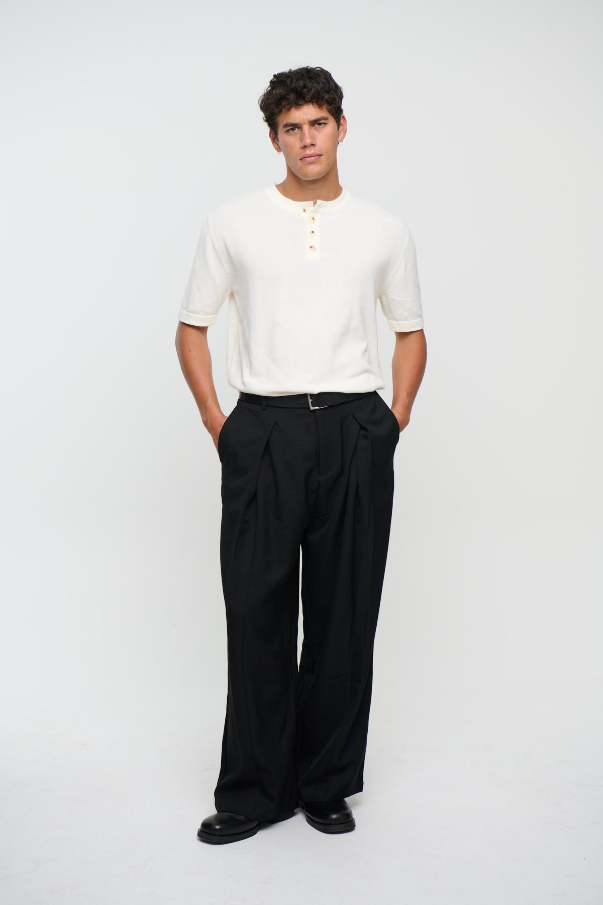 Jackson Fitted Short Sleeve Henley Ivory