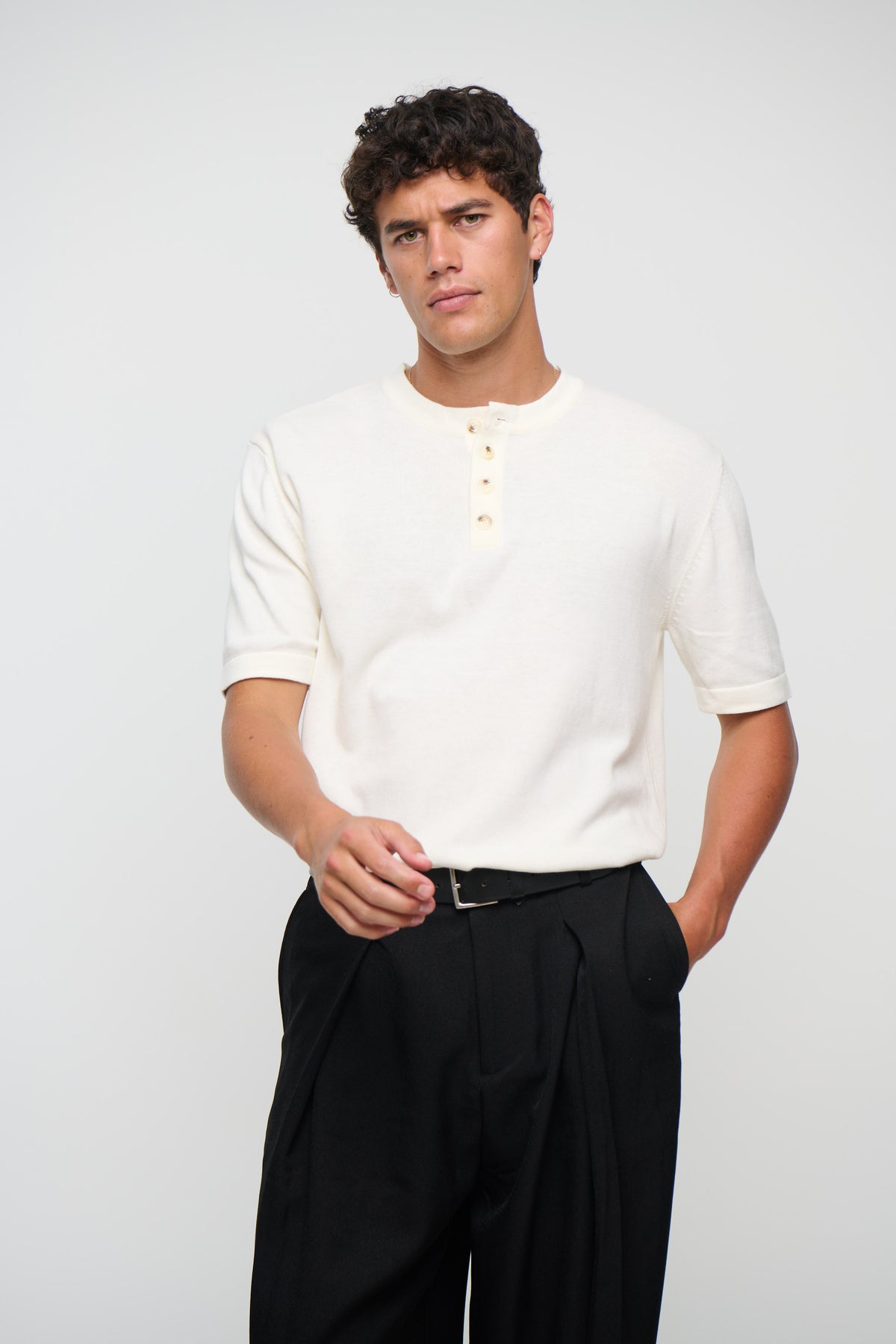 Jackson Fitted Short Sleeve Henley Ivory