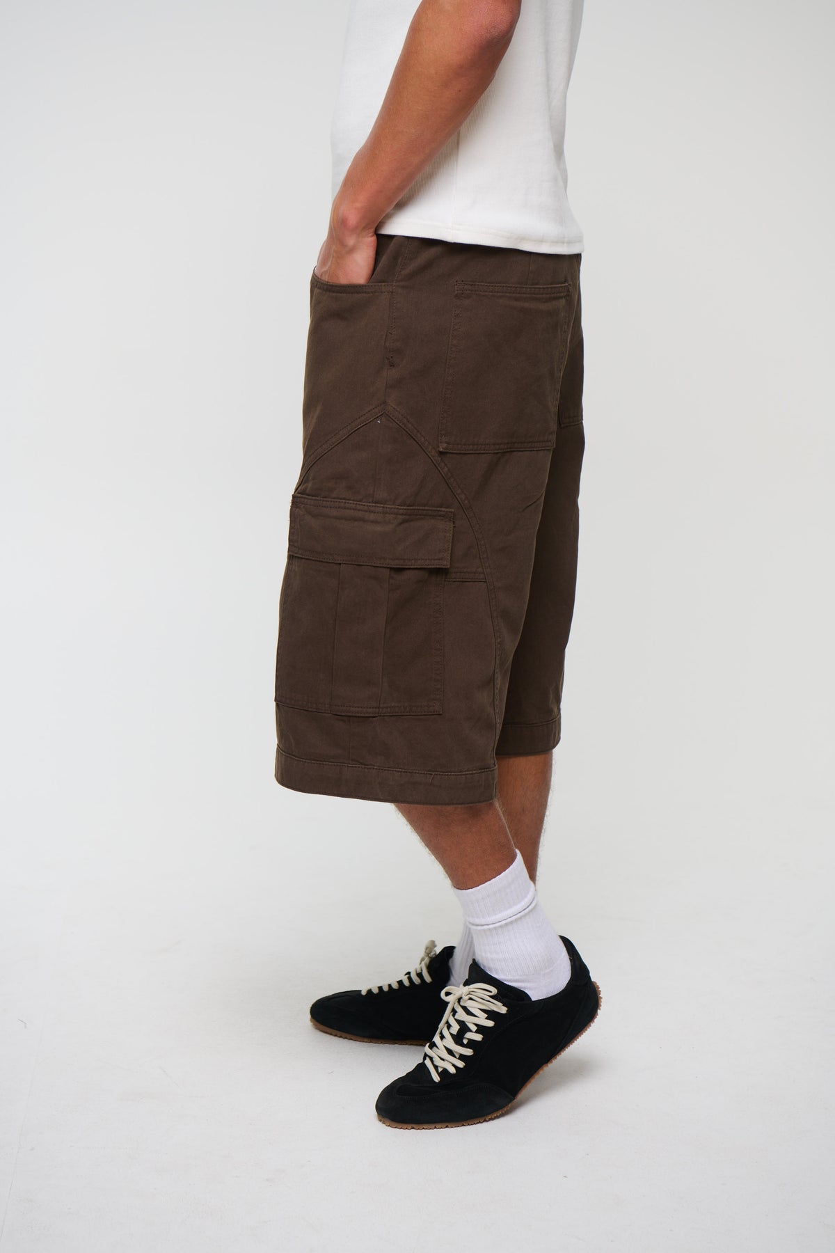 Flynn Relaxed Cargo Short Choc