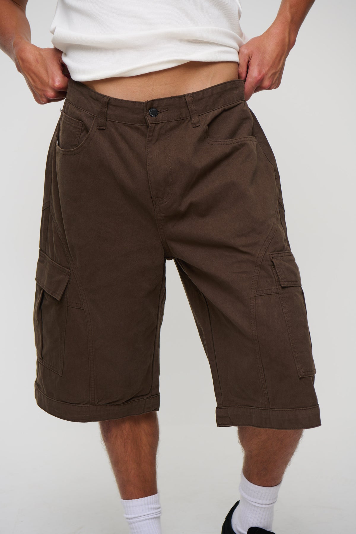 Flynn Relaxed Cargo Short Choc