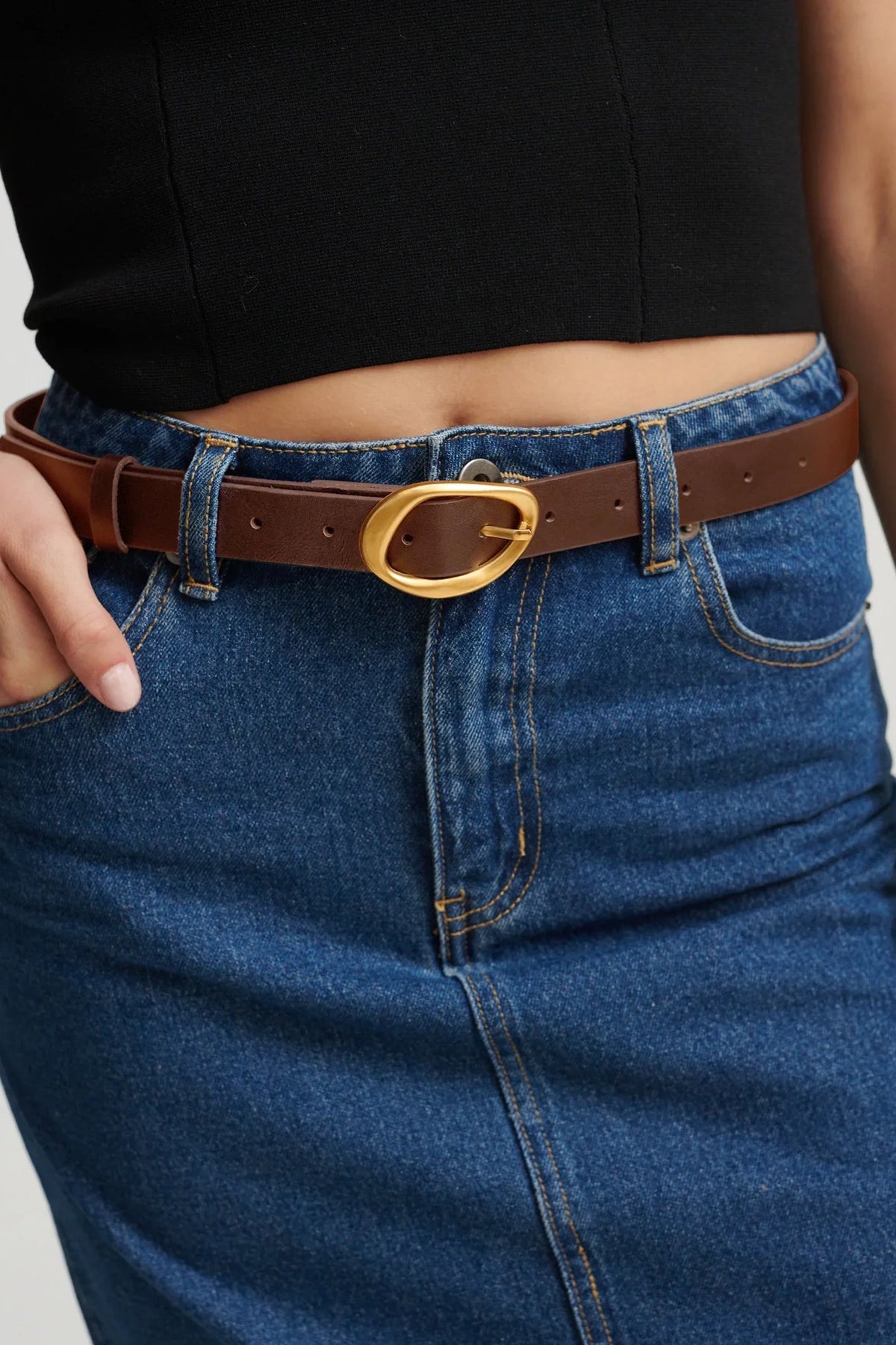 Oval Buckle Belt Brown