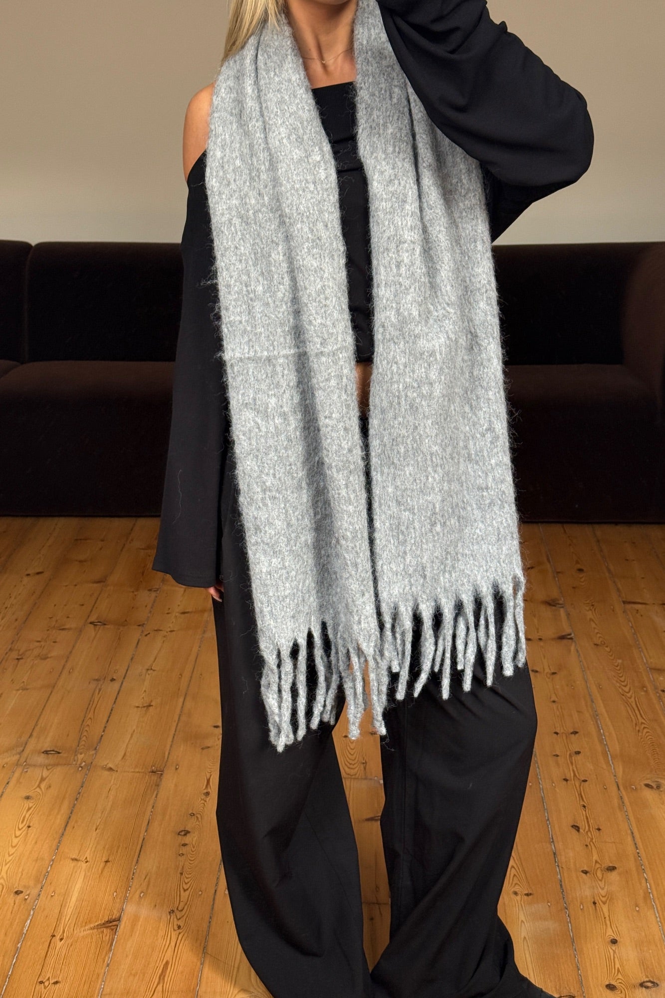 Ilaria Fluffy Scarf Grey
