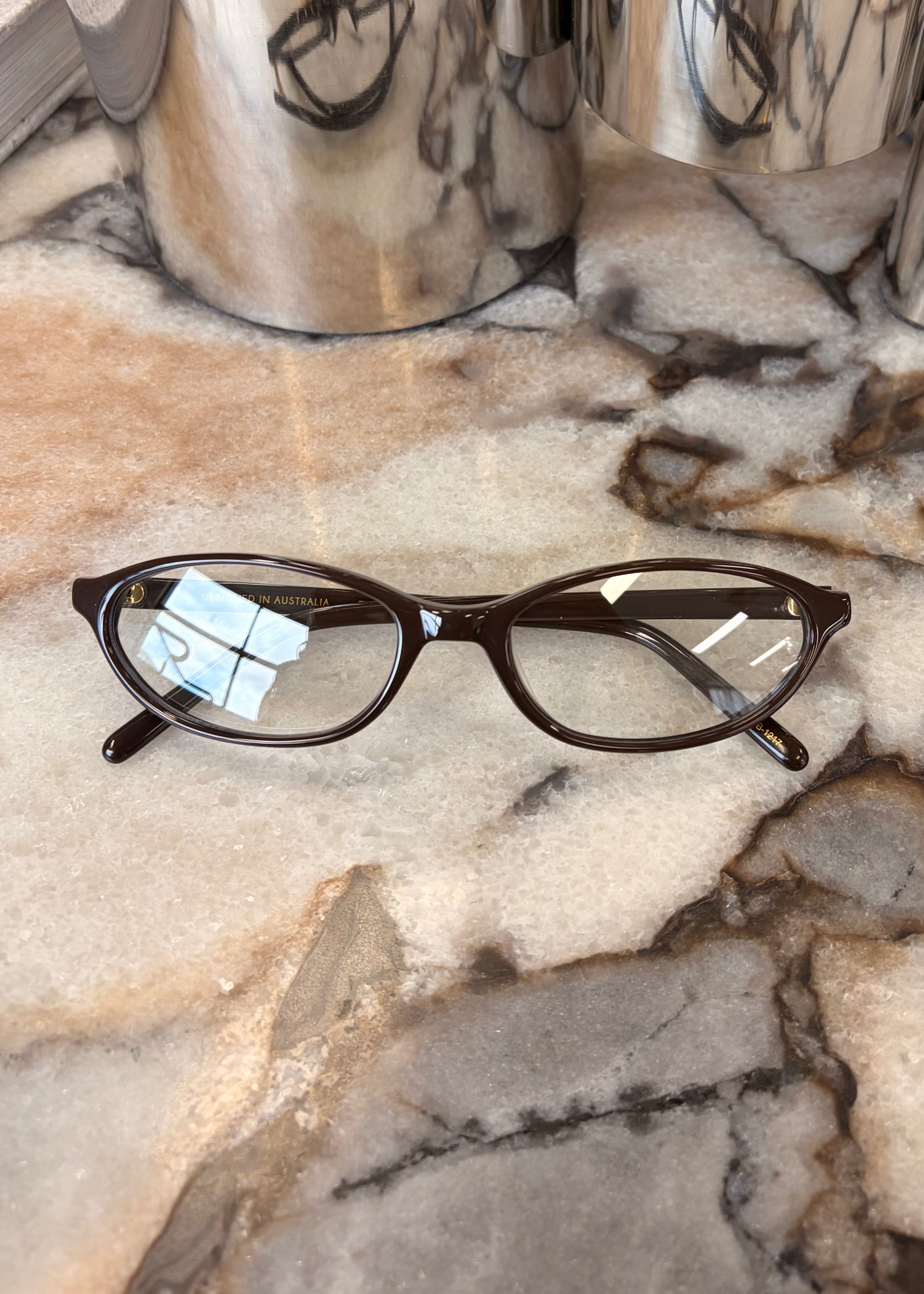 The Rodrigo Dark Chocolate-Blue Light