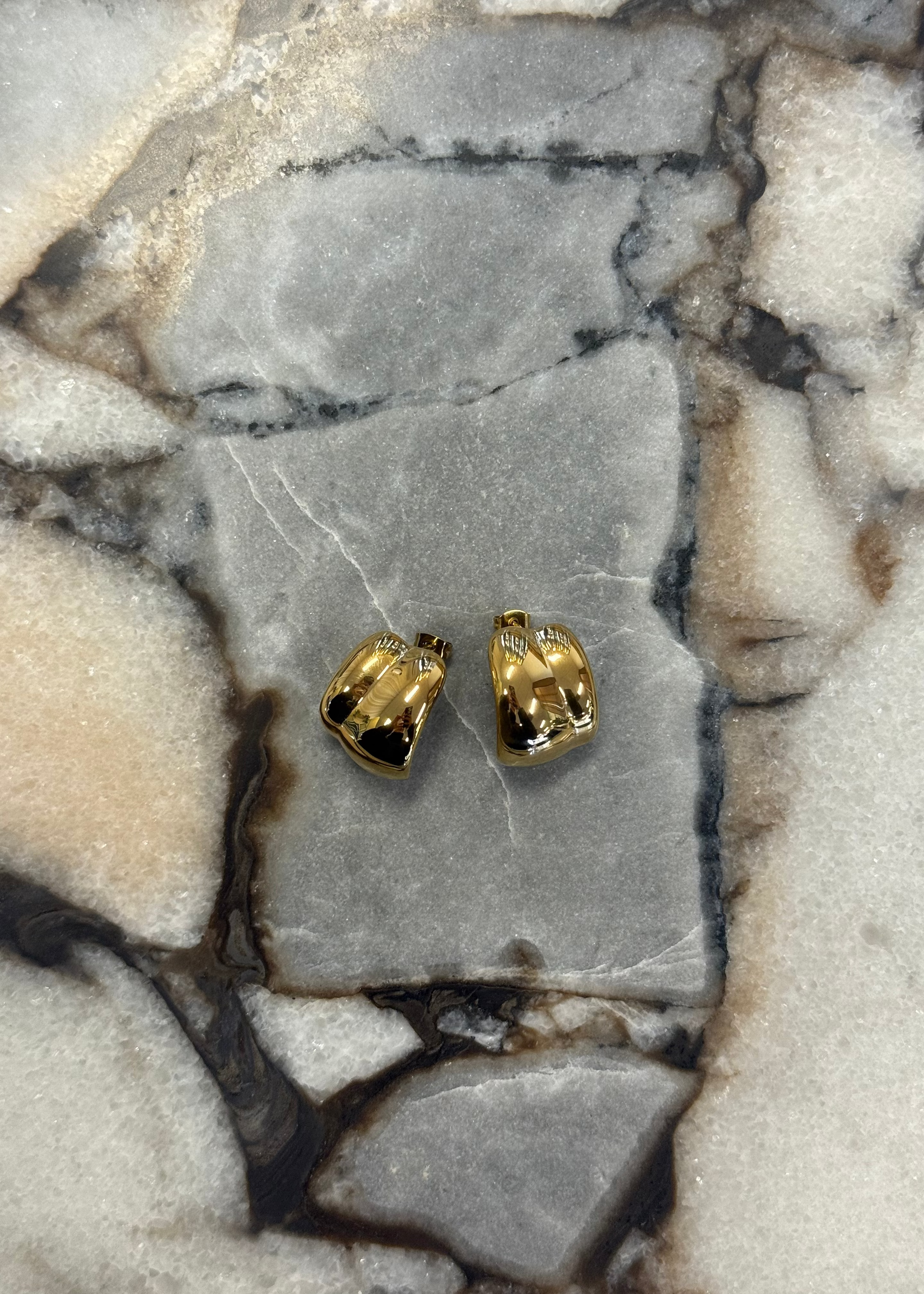Jeanie Statement Earring Gold