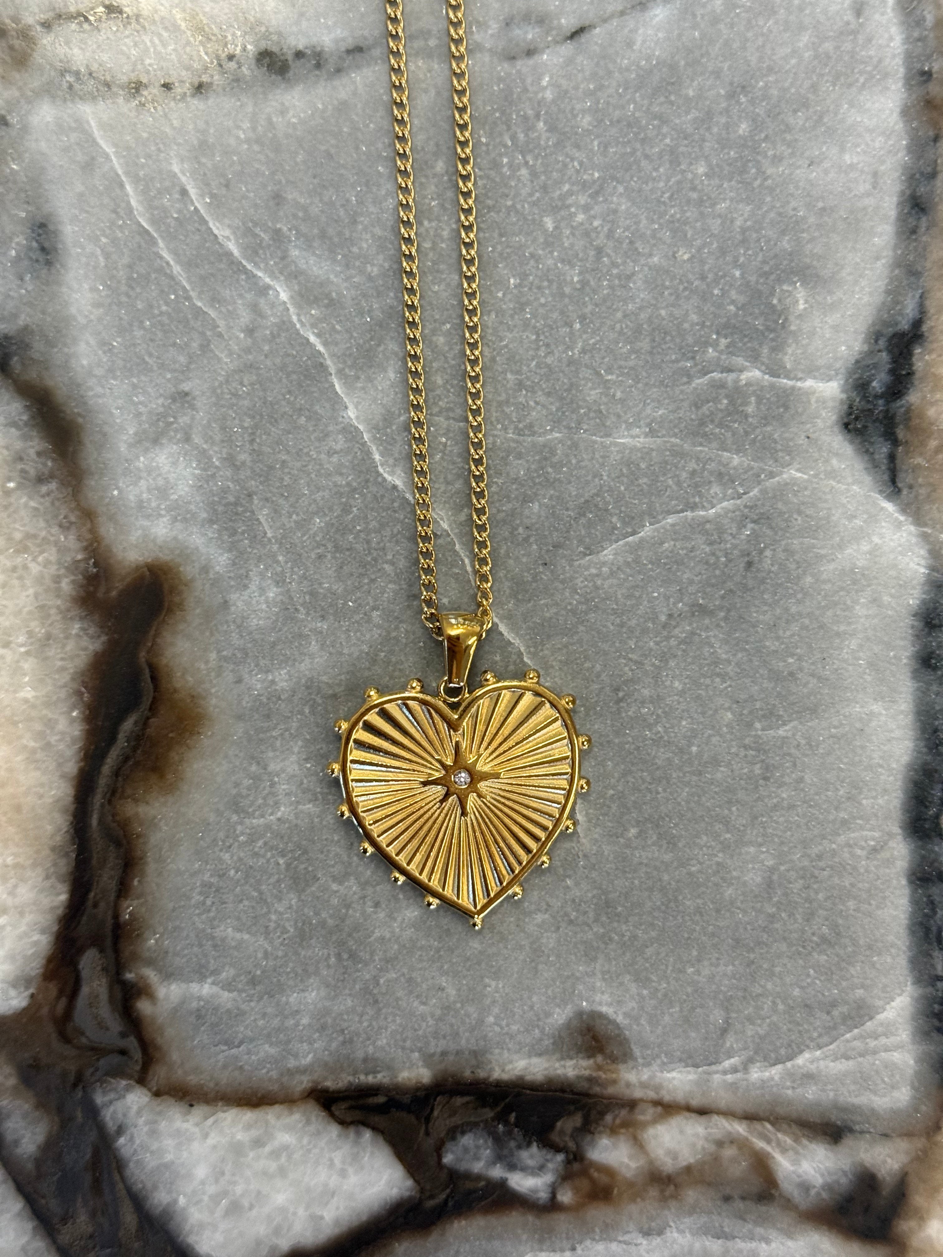 Alexandra Heart Chain Gold