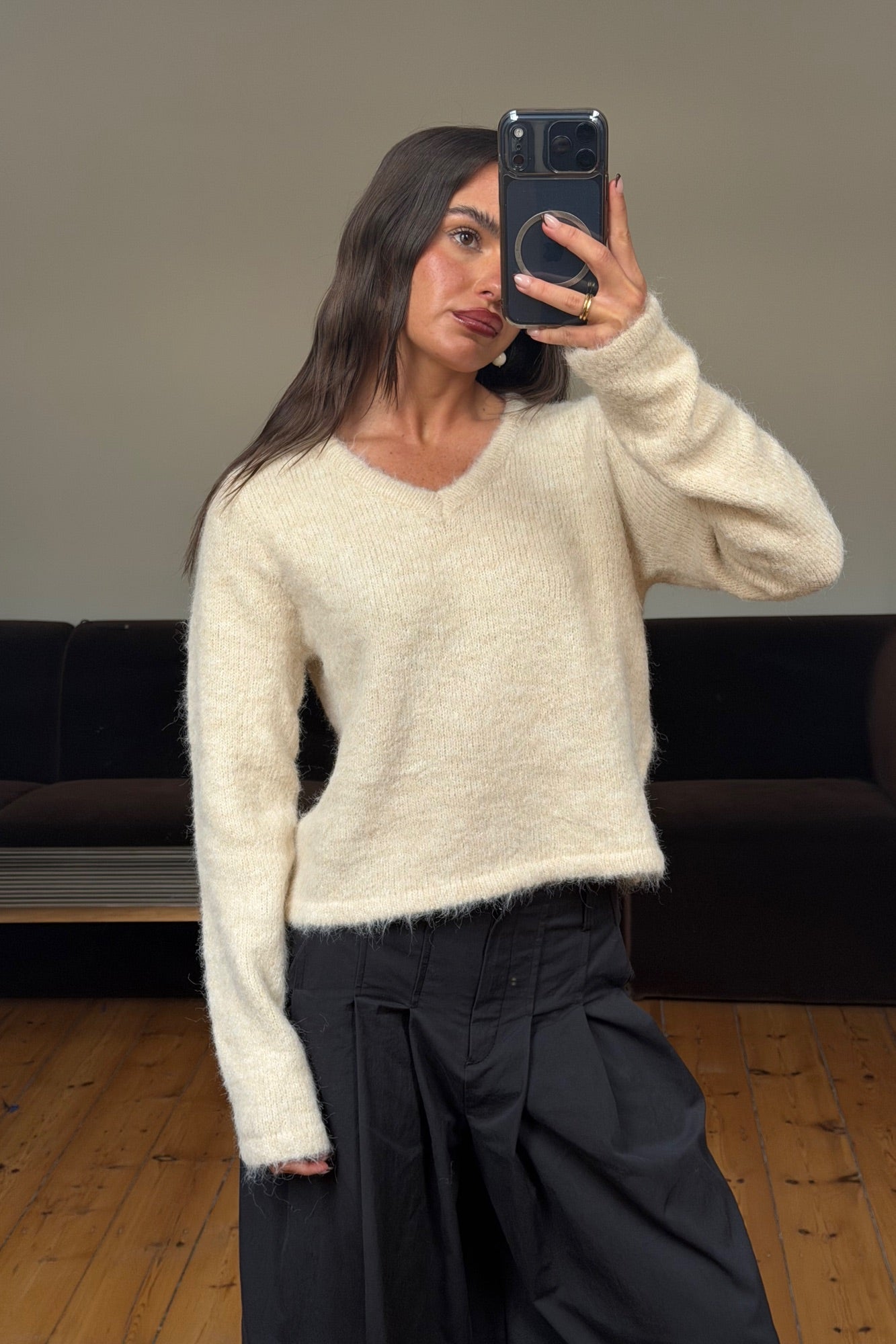 Olivia V Neck Knit Cream