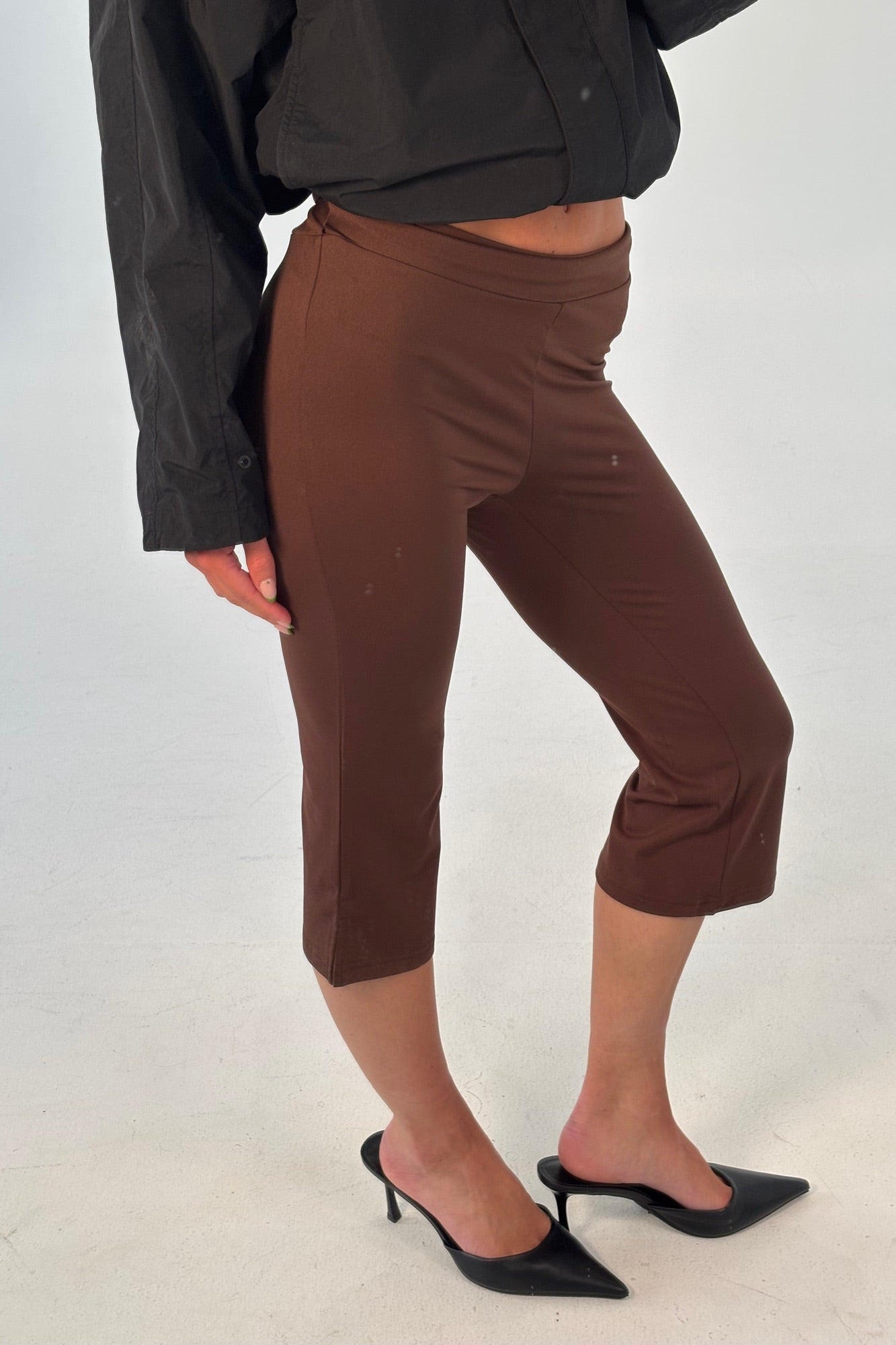 Winona Capri Chocolate