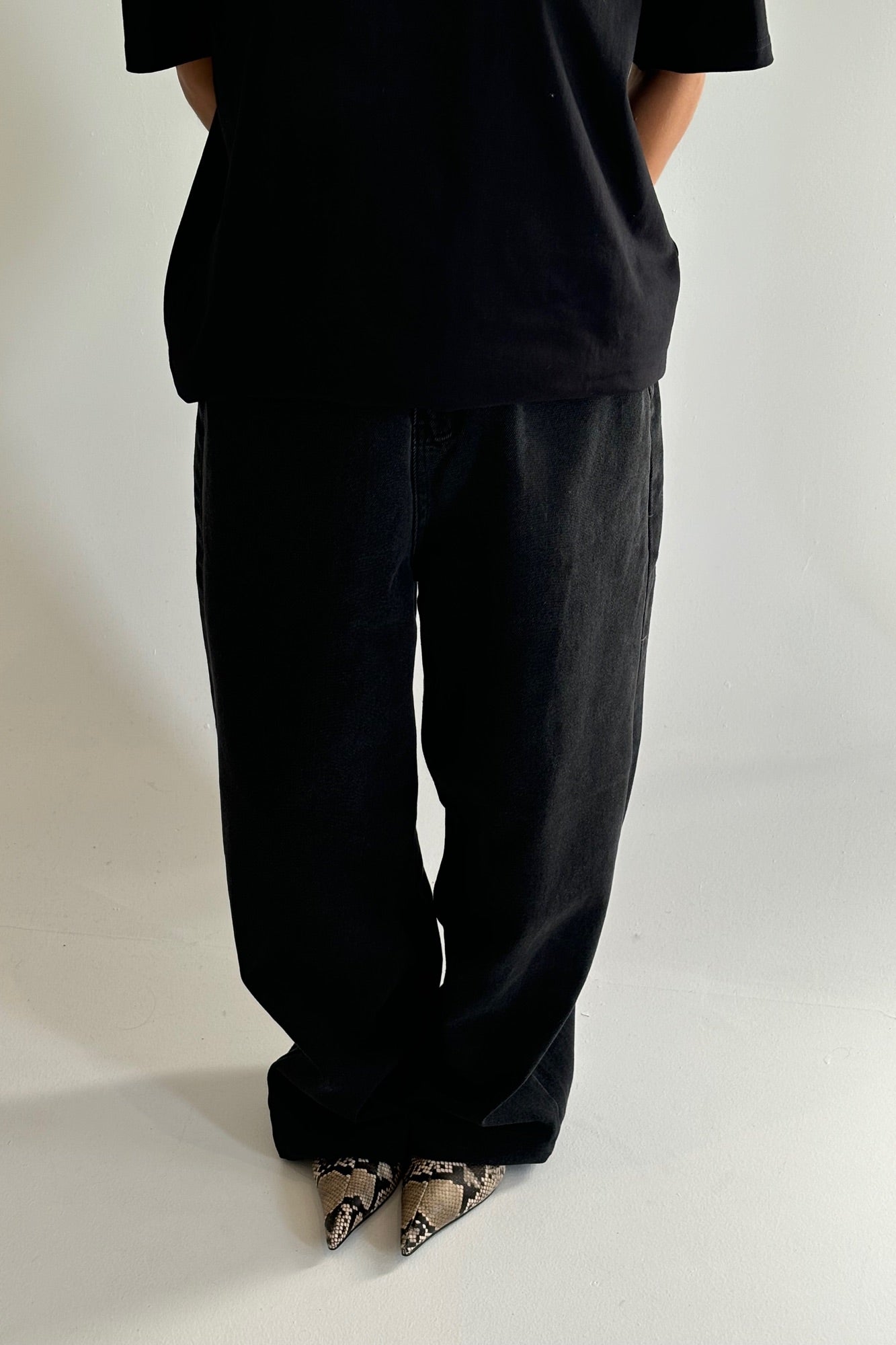 Sebastian Jean Washed Black