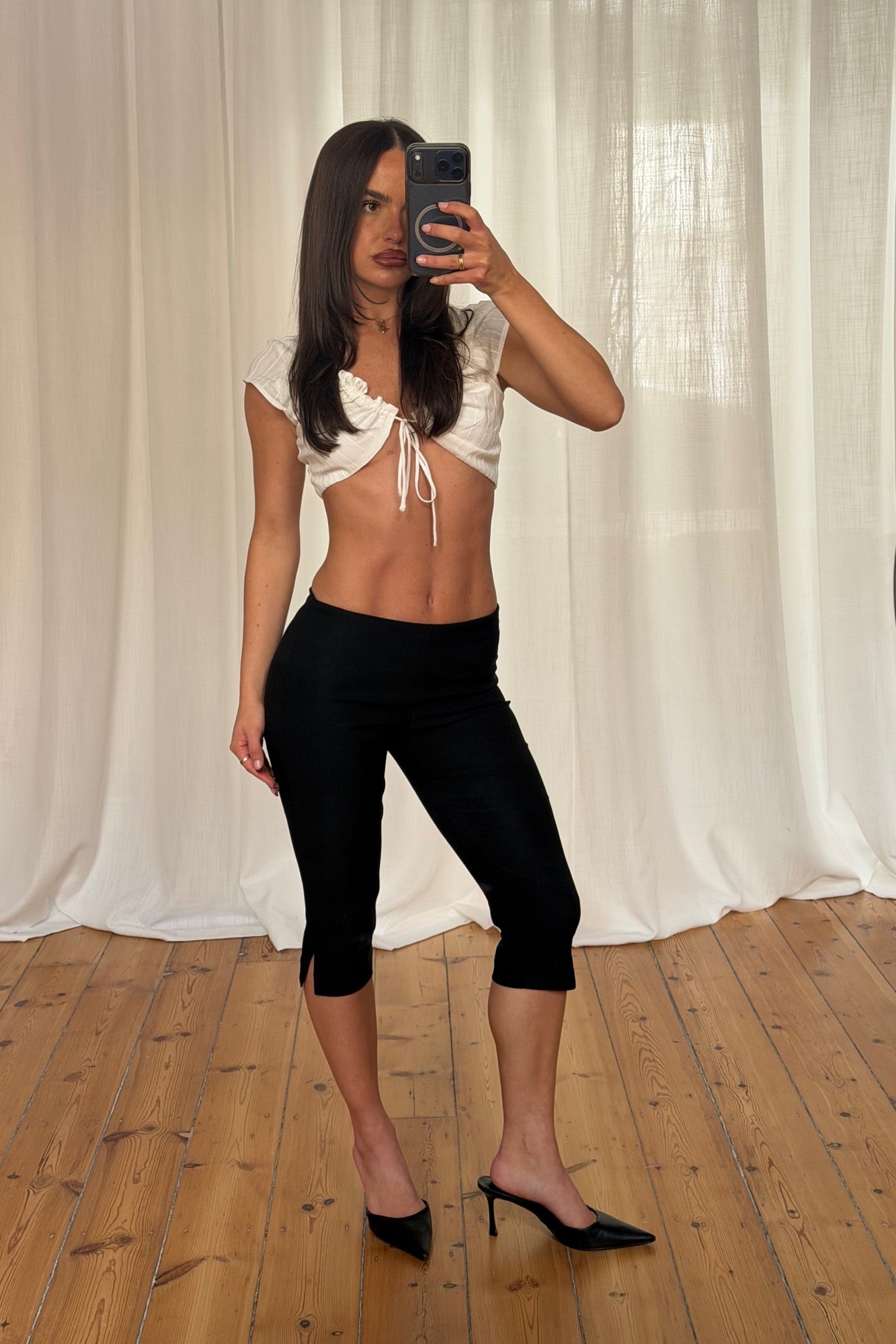 Brittany Capri Black