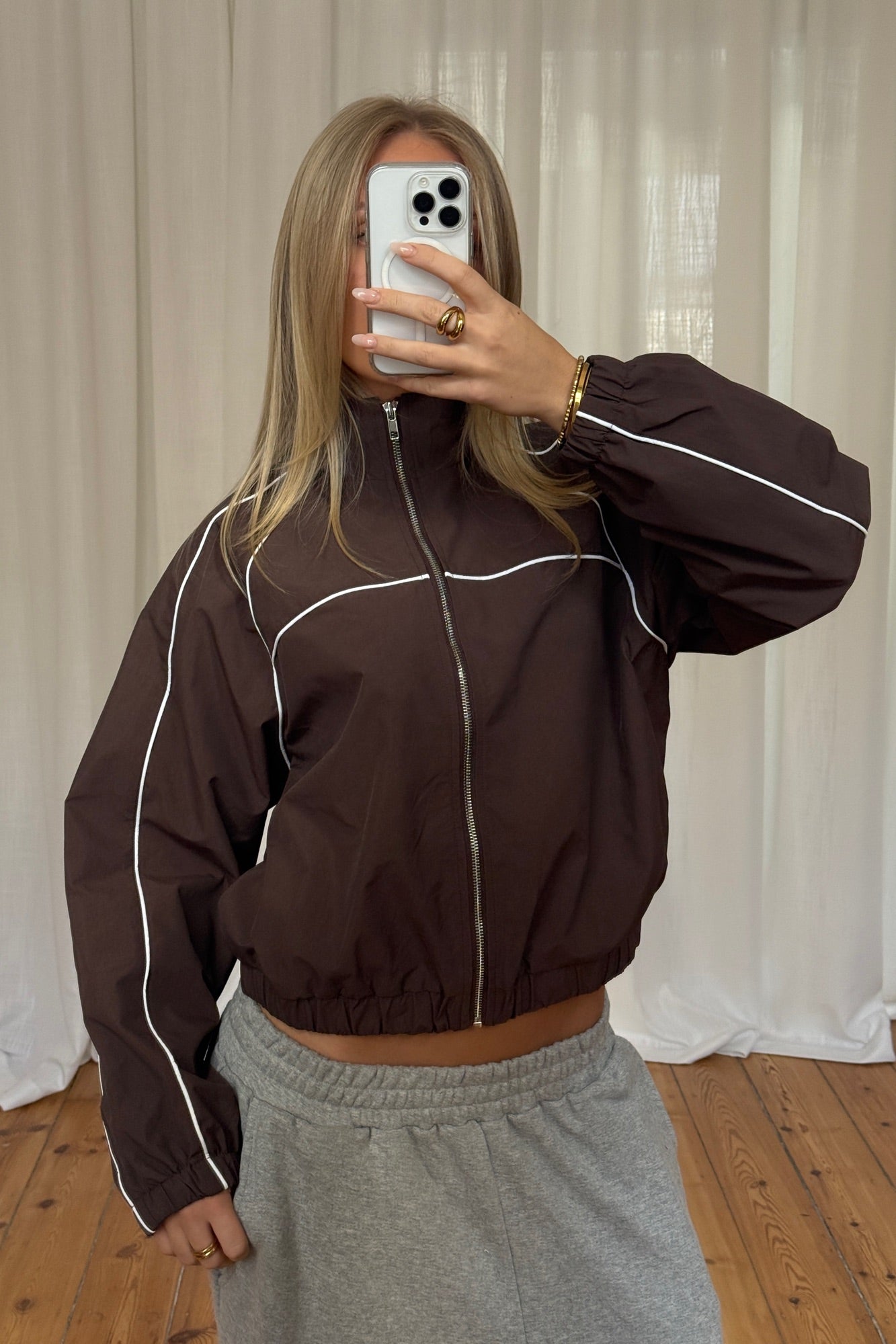 Bohdi Windbreaker Chocolate