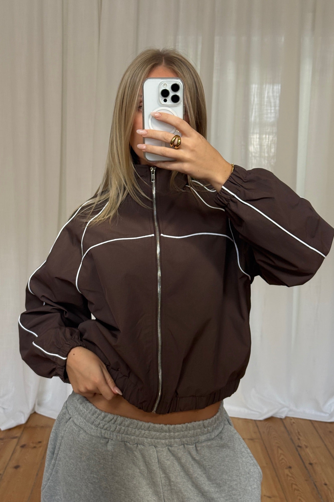 Bohdi Windbreaker Chocolate