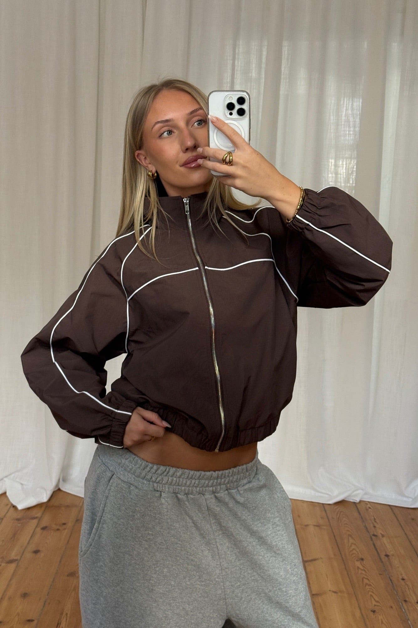 Bohdi Windbreaker Chocolate