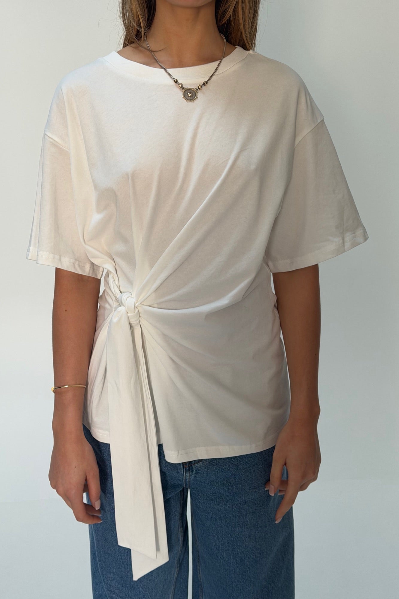 Daniella Tee White