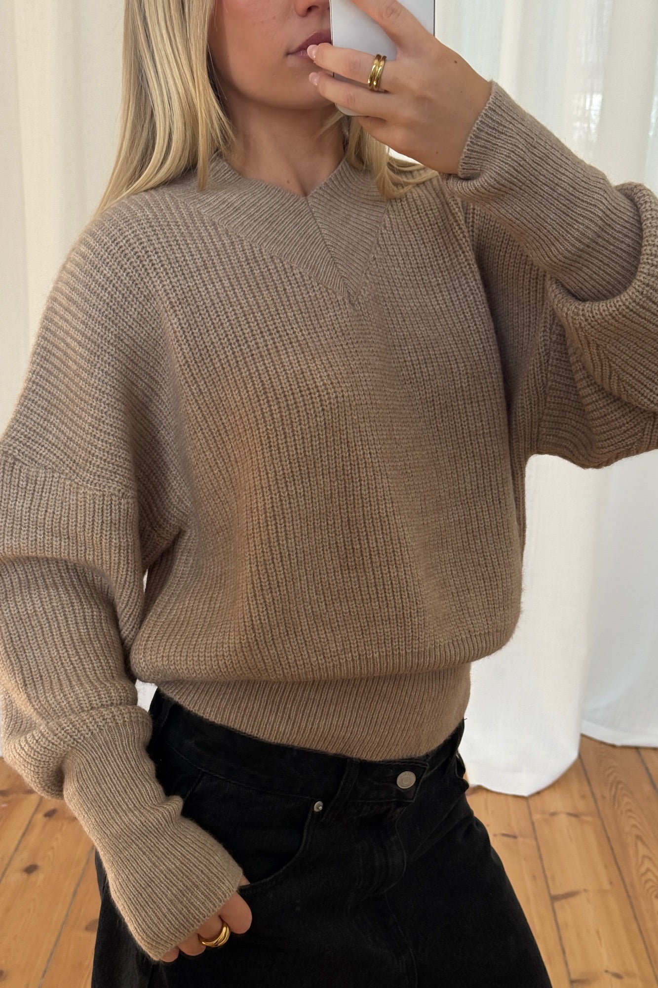 Delilah V Neck Oat