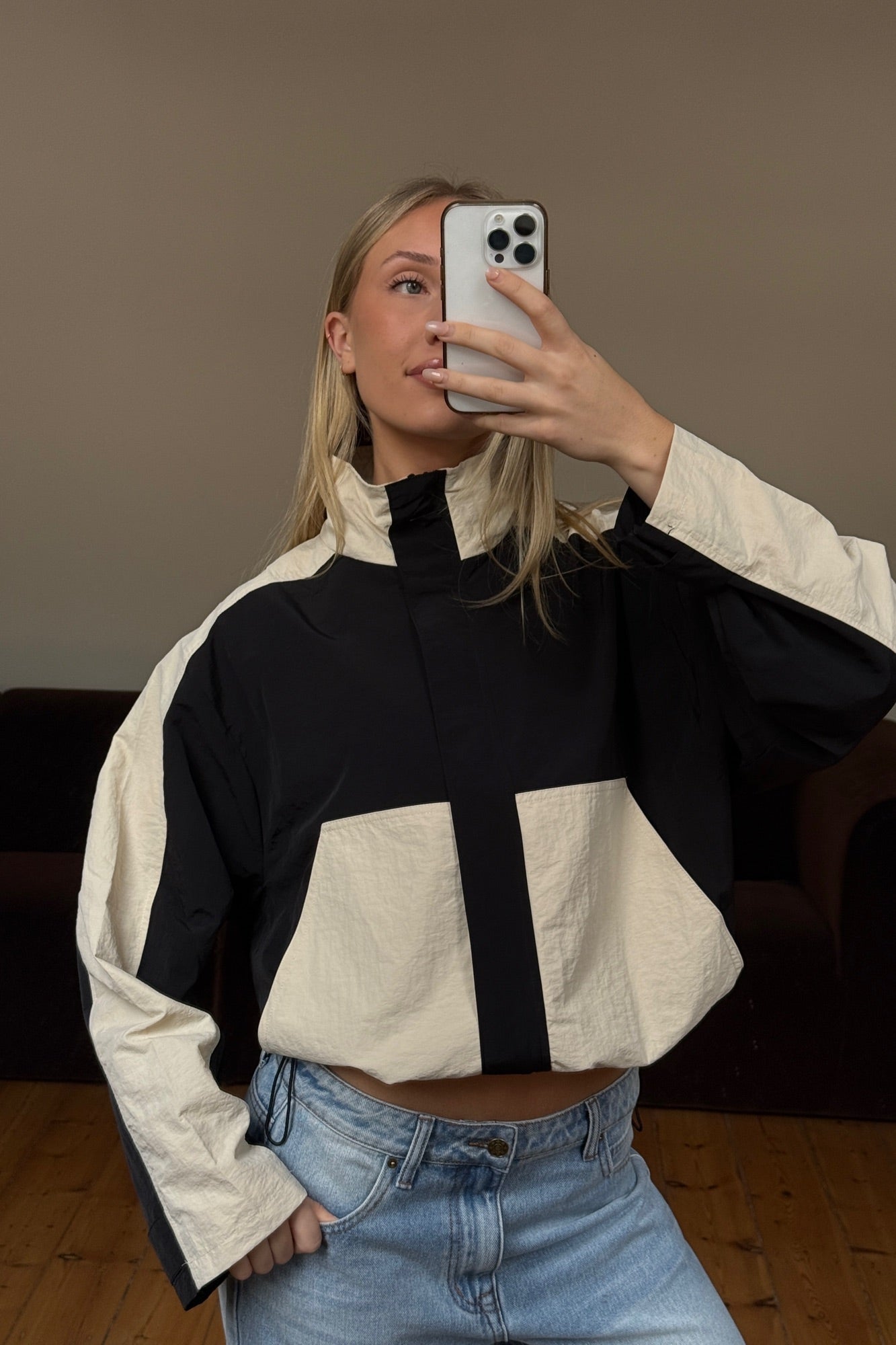 Shoreline Windbreaker Cream