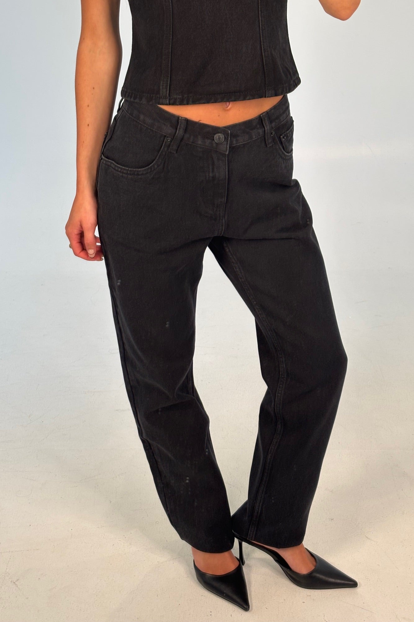 Julia Jean Backstage Black