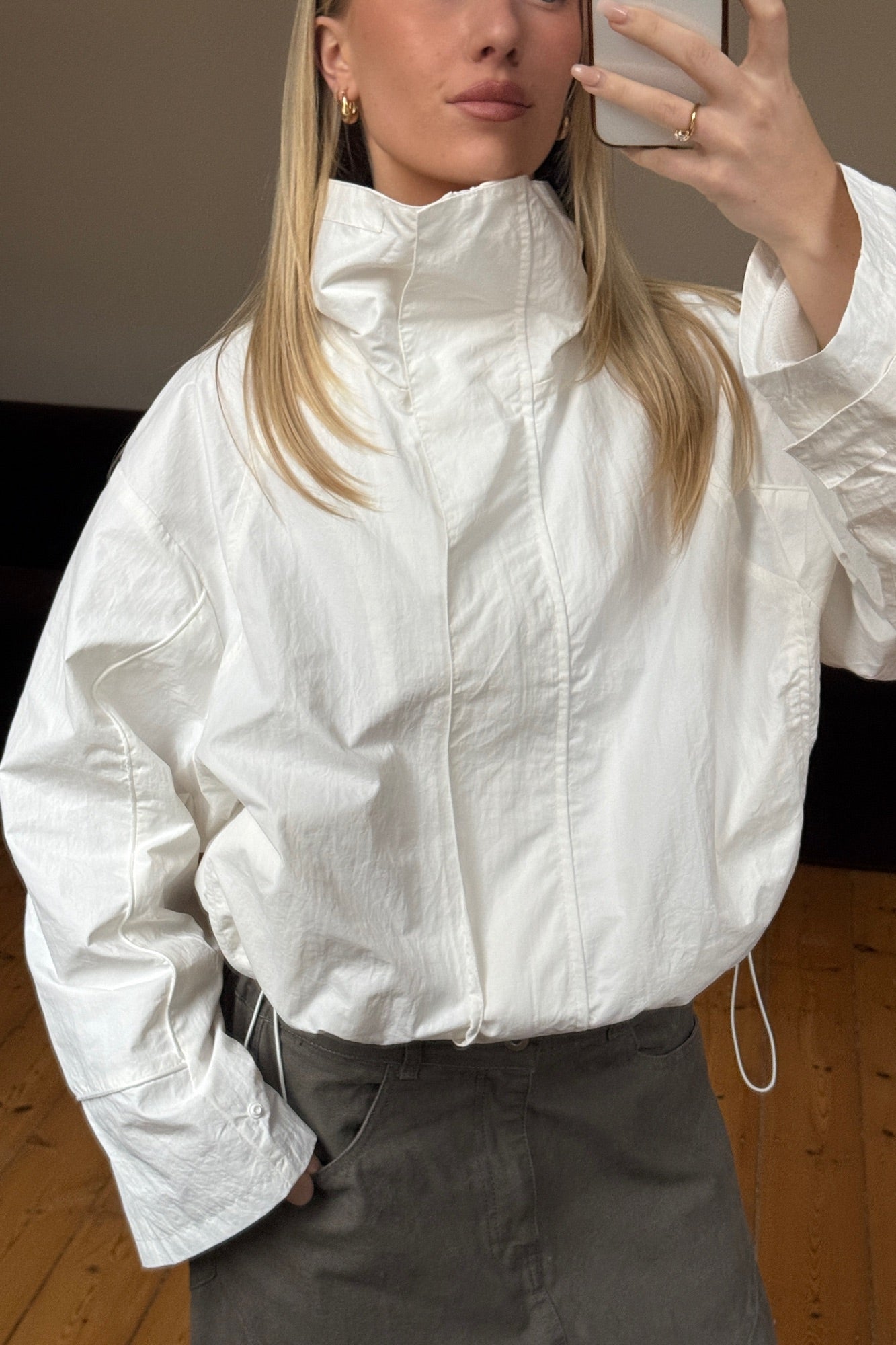 Shoreline Windbreaker Porcelain