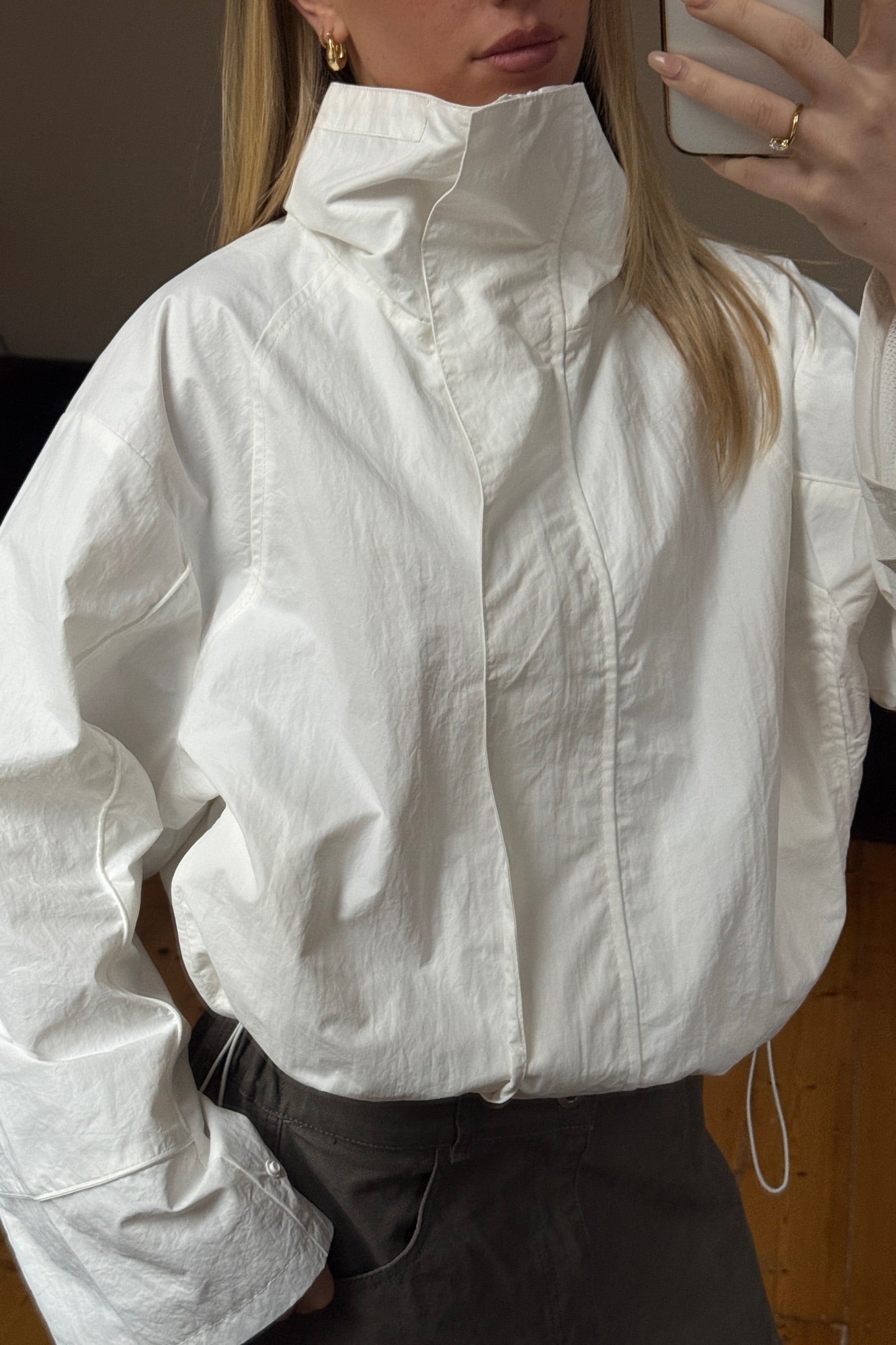 Shoreline Windbreaker Porcelain