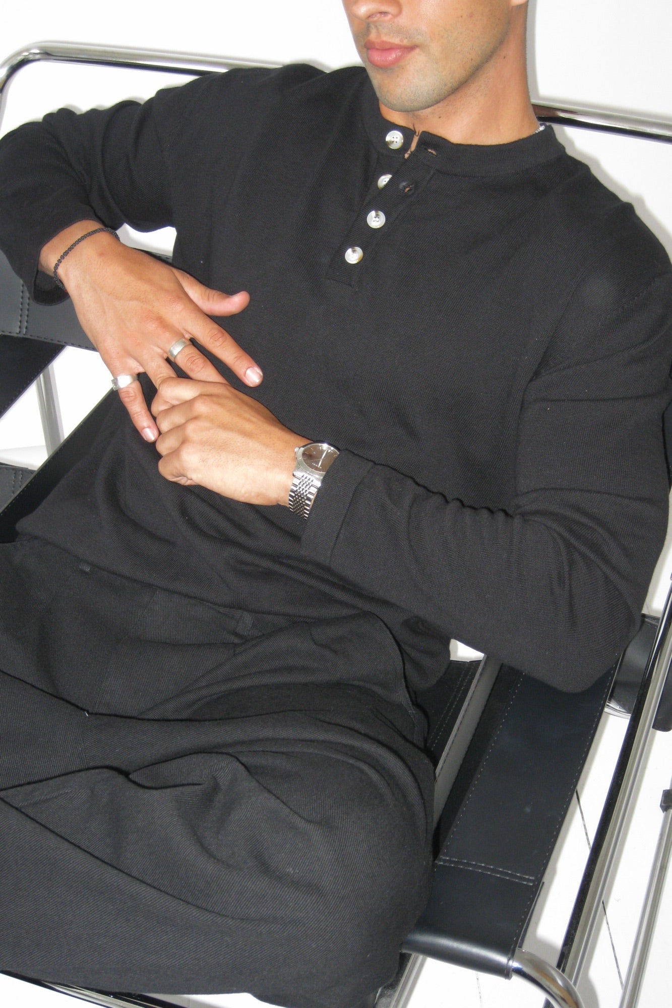 Jackson Fitted Henley Black