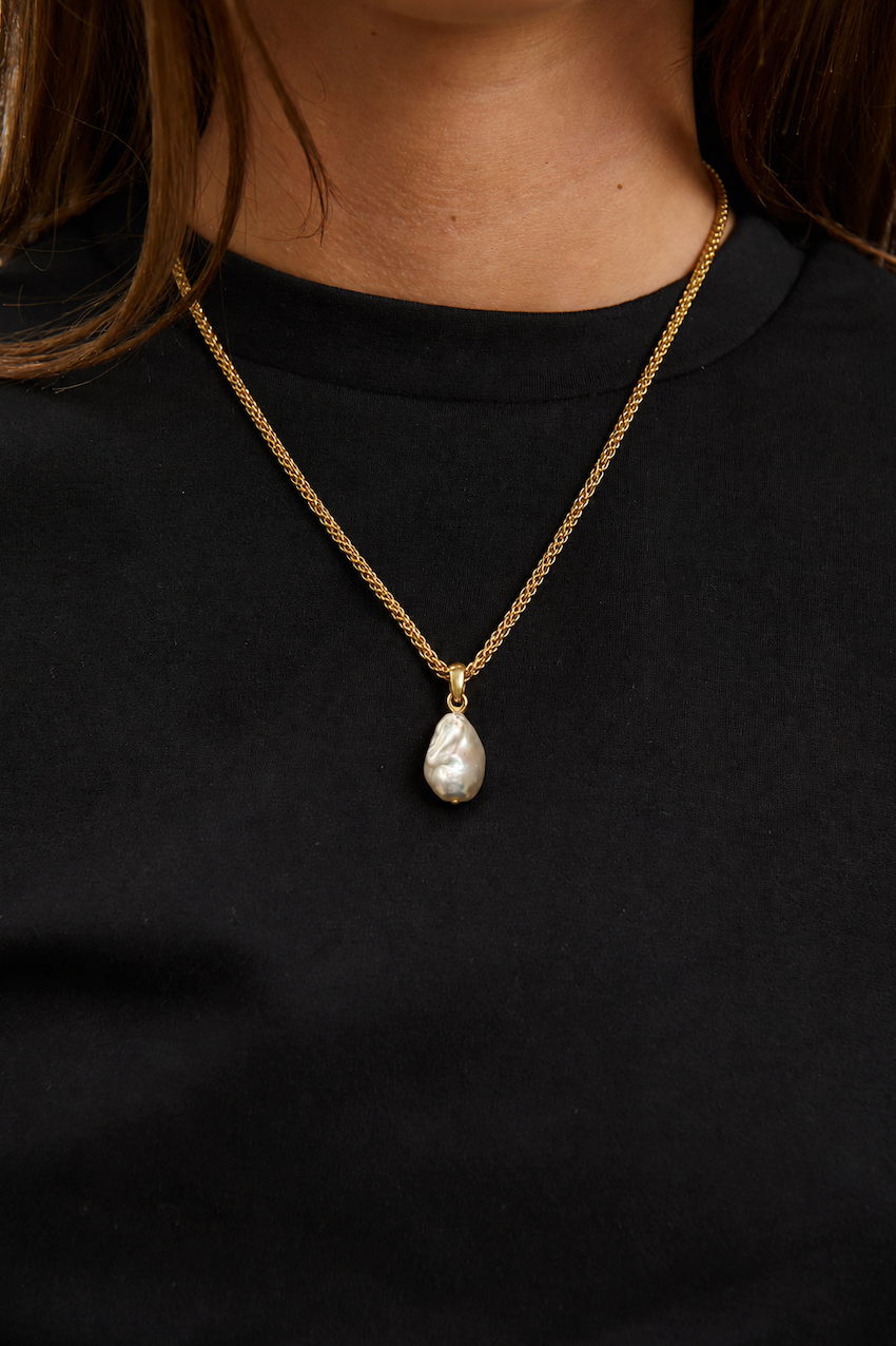 Anastasia Pearl Necklace Gold