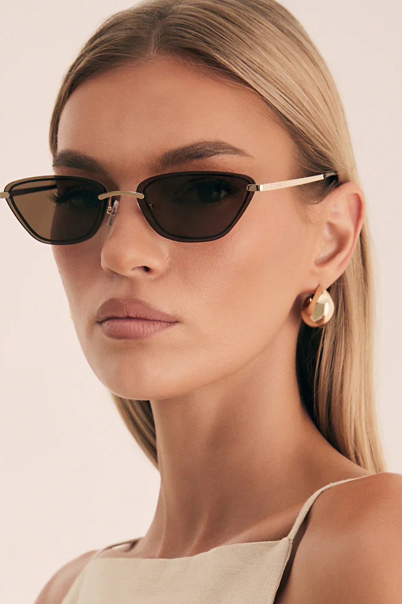 The Chandra Light Gold/Chocolate