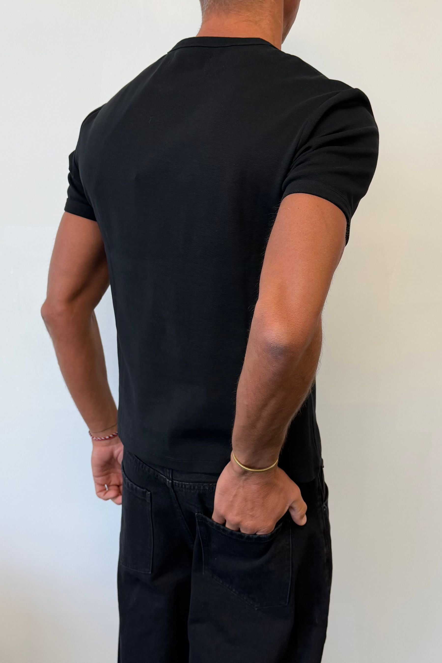 Charlie Ringer Tee Plain Black