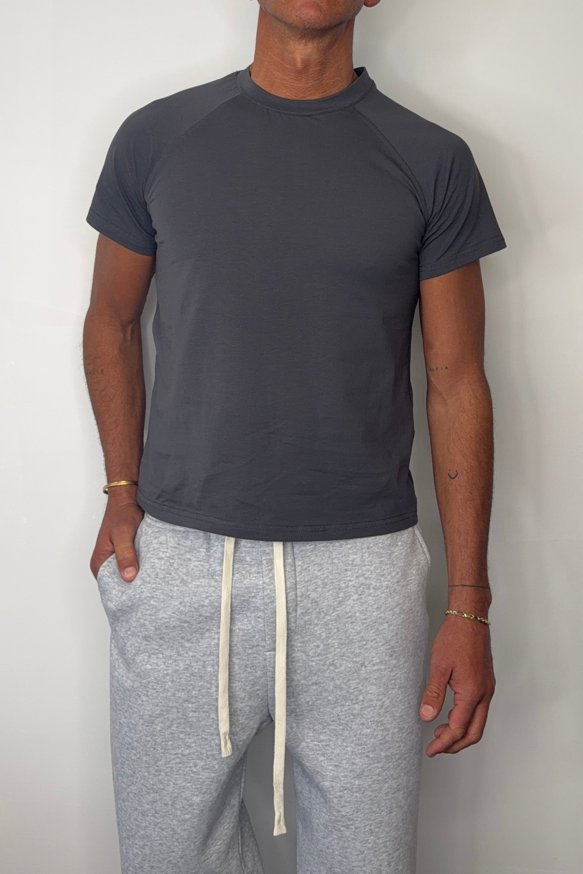 Raglan Fitted Tee Charcoal