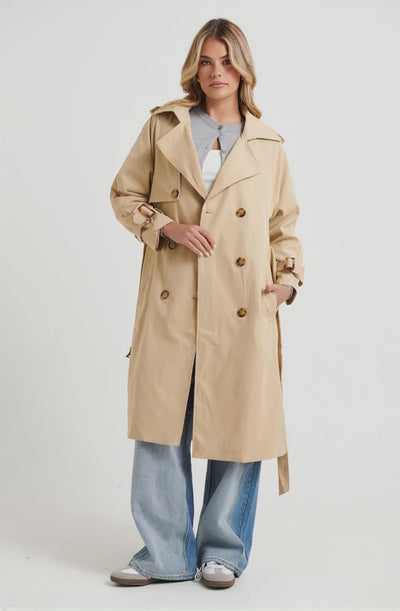 Lia Trench Beige - AI Generated