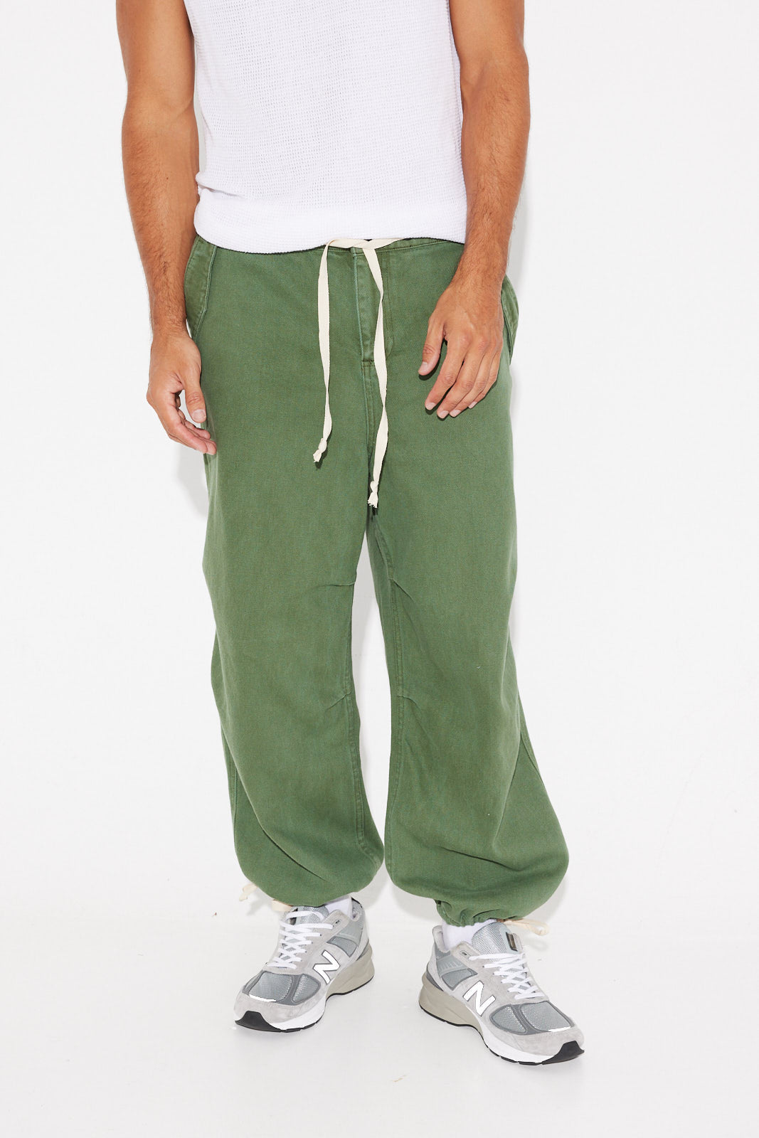 Neil Loose Fit Drawstring Pant Army - SALE